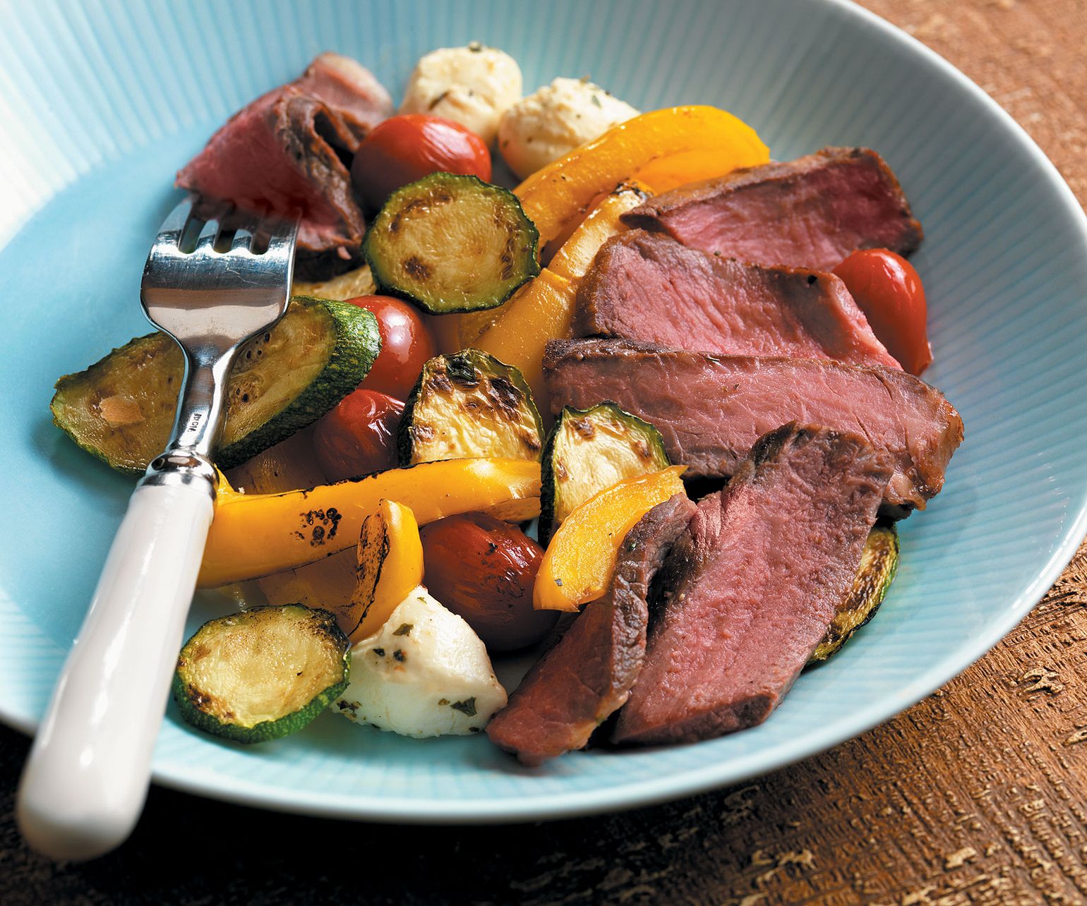 Sonoma Steaks with Vegetables Bocconcini