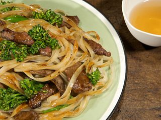 Spicy Shanghai Steak and Noodle Stir-Fry