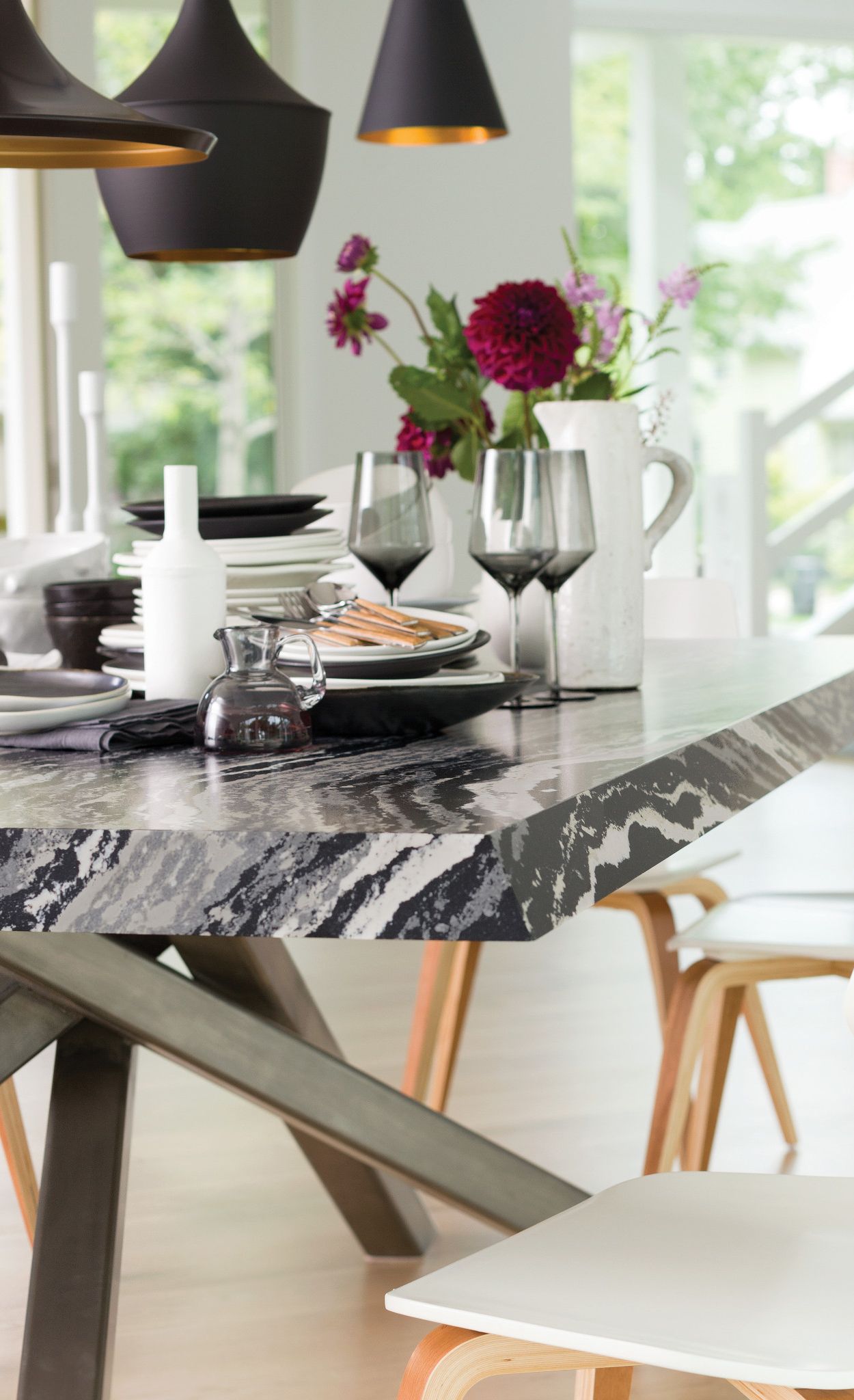 Custom Levven Matte™ tabletop.
