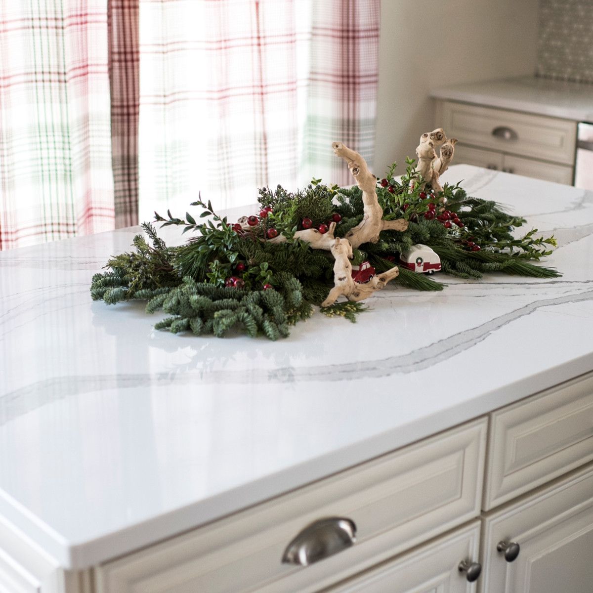 Build a beautiful Christmas centerpiece on a Brittanicca.