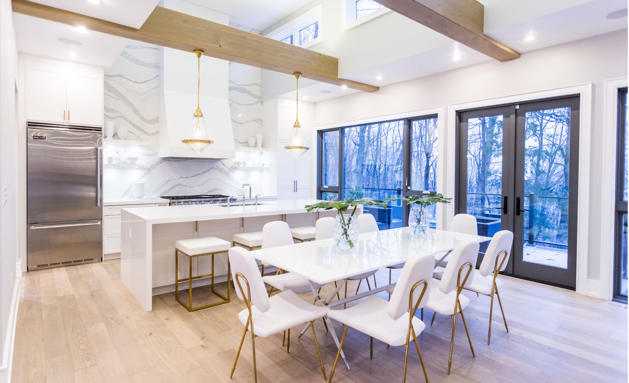 Make a statement with a Brittanicca backsplash and bright White Cliff dining table.