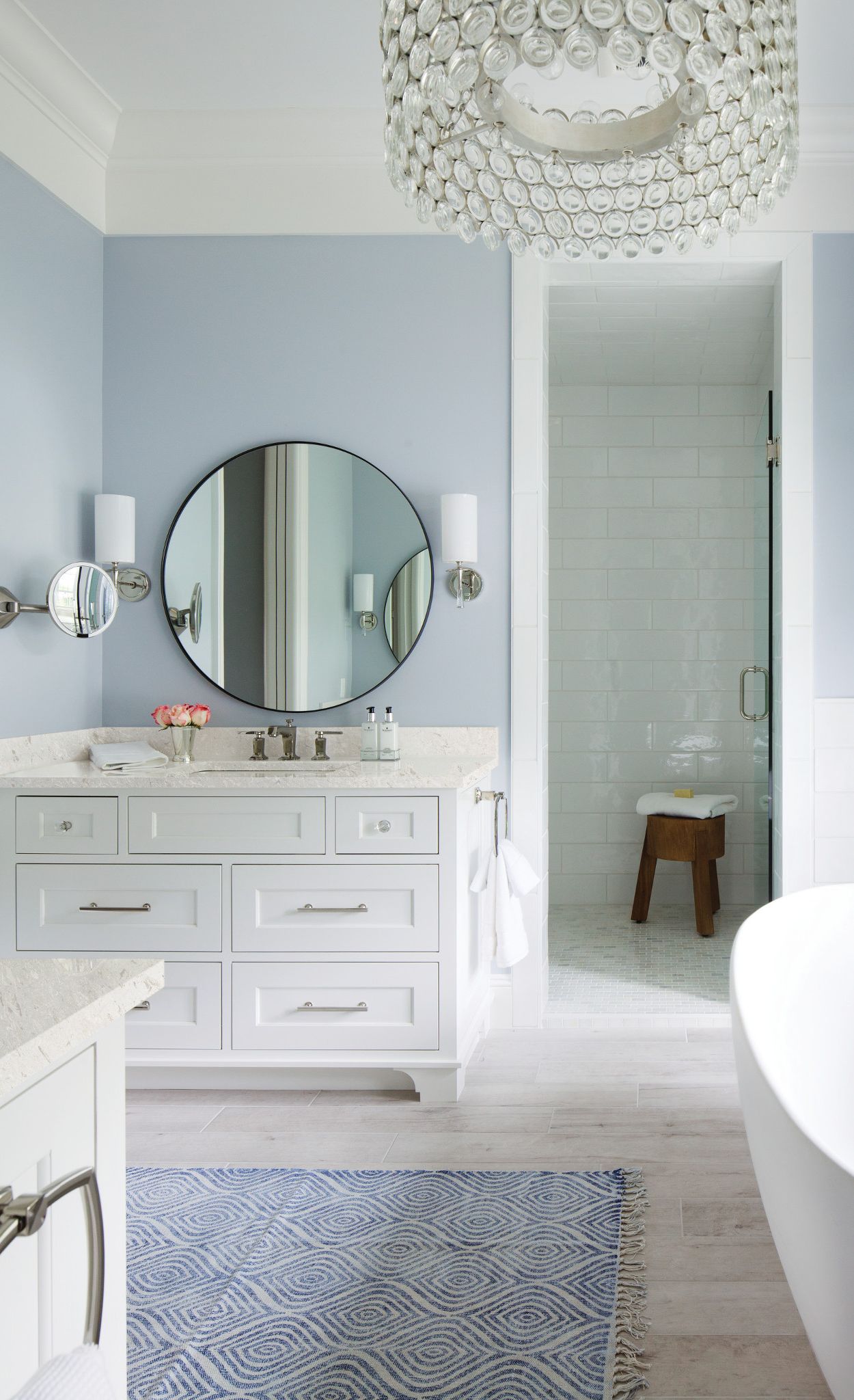 Marble-like Cambria Weybourne add to a Hamptons-inspired master bath.