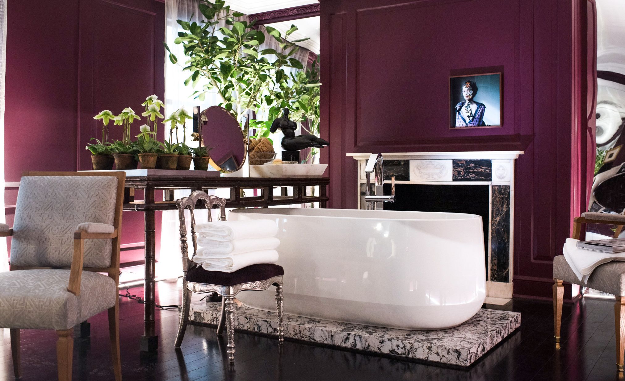 Cambria Huntley bath tub surround