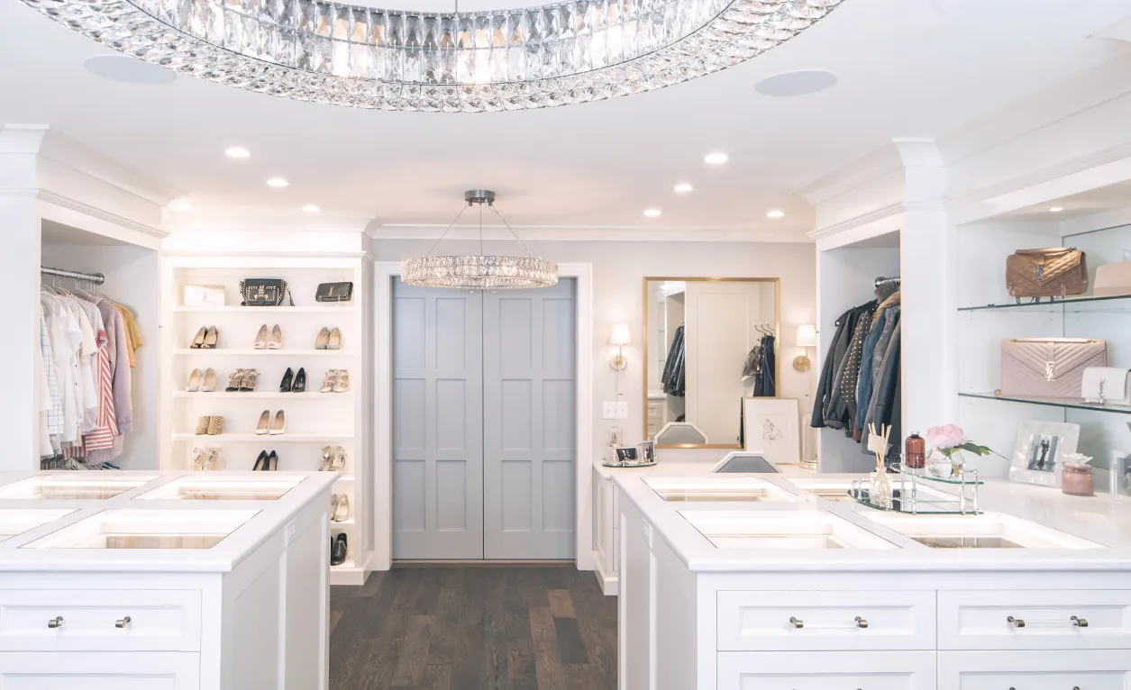Glambaker luxuries' Closet (@cookiencrumb)