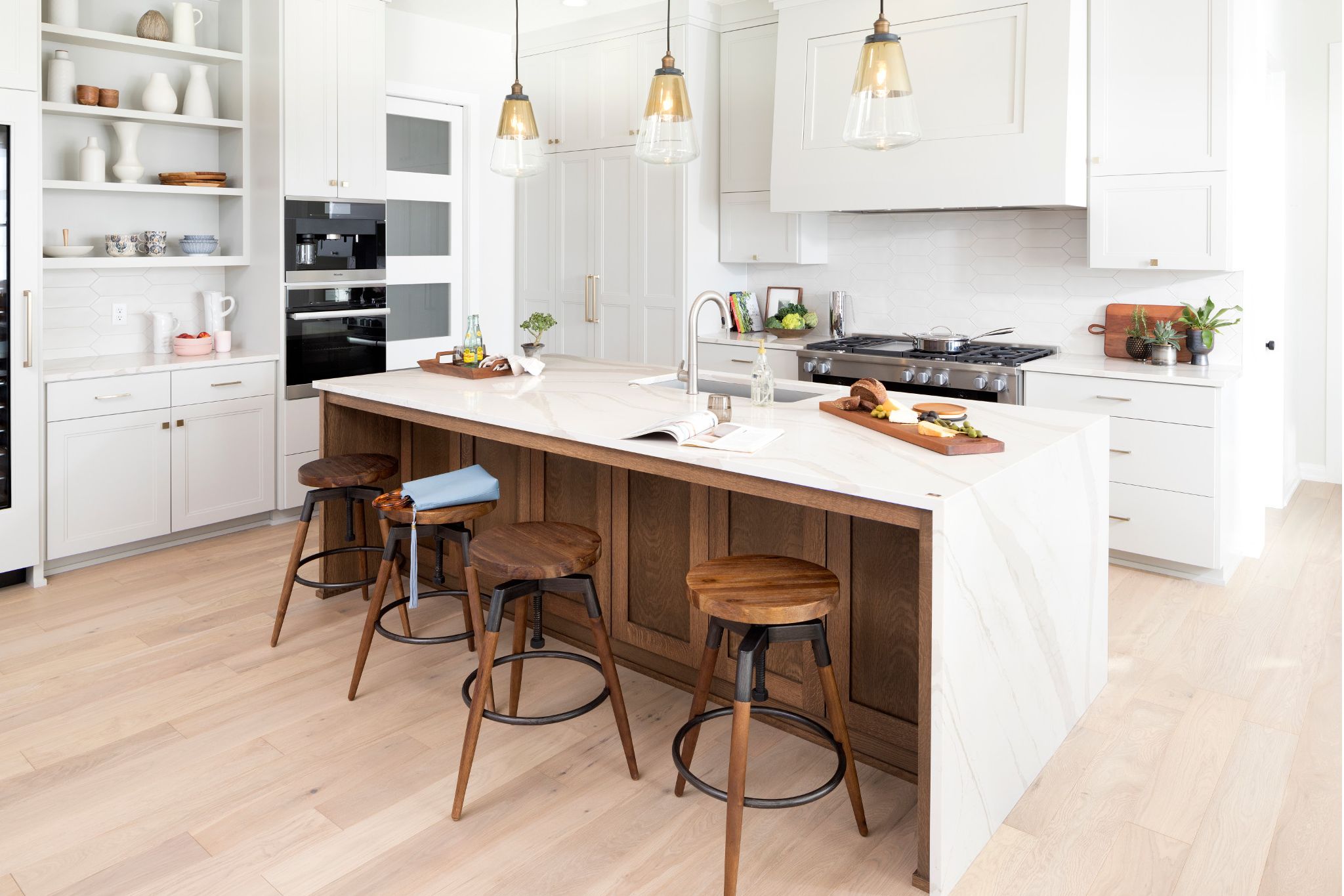 Home cambria-brittanicca-quartz-countertops-kitchen