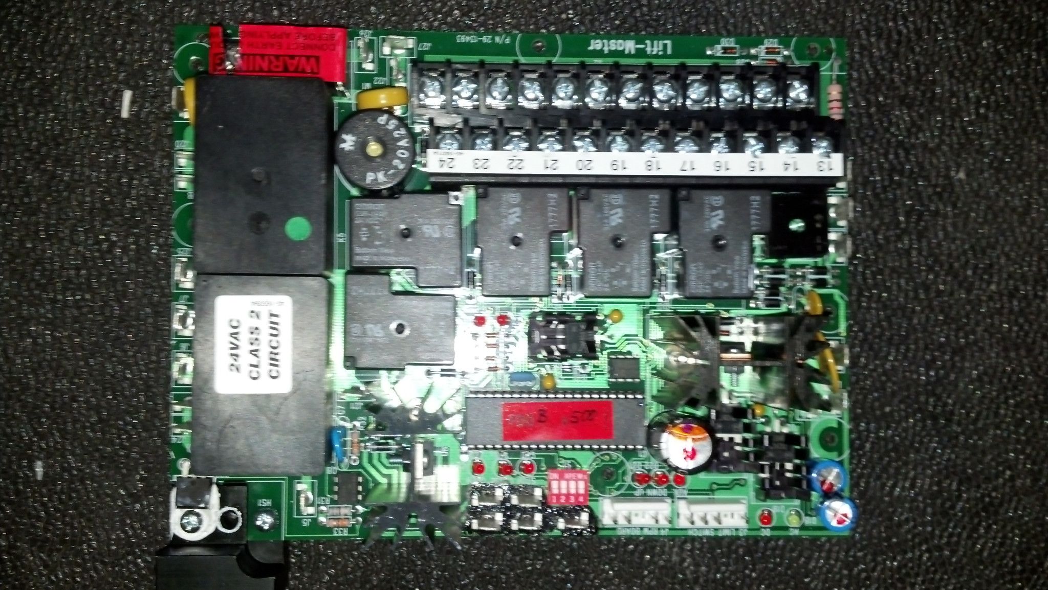 How to interpret the LEDs on fire door operators' boards (diagnostic chart)