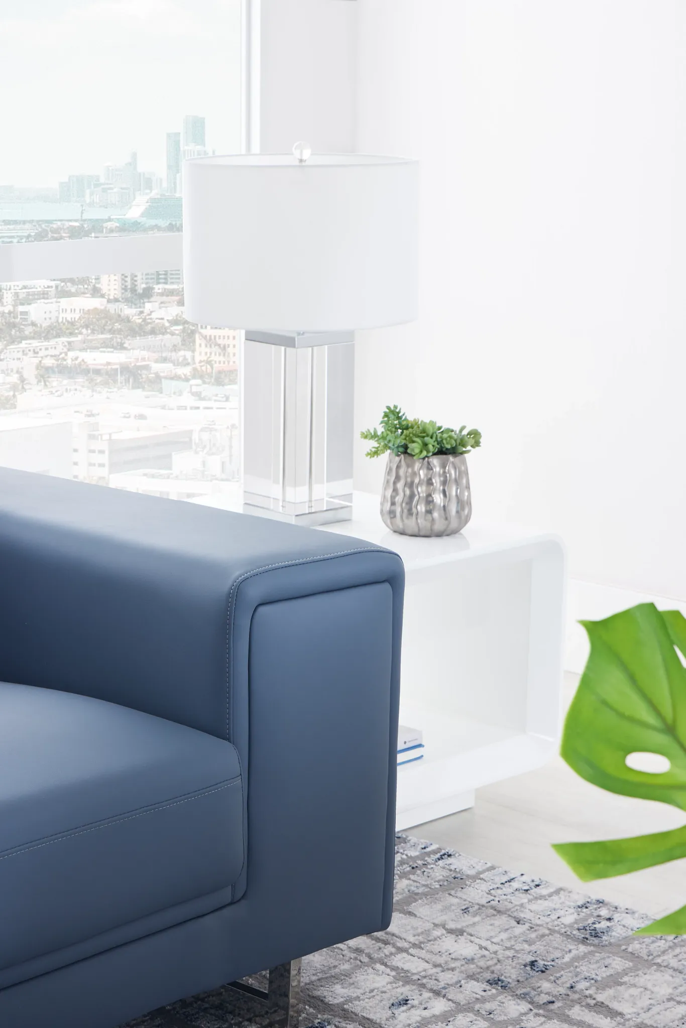 Amato Clear Table Lamp