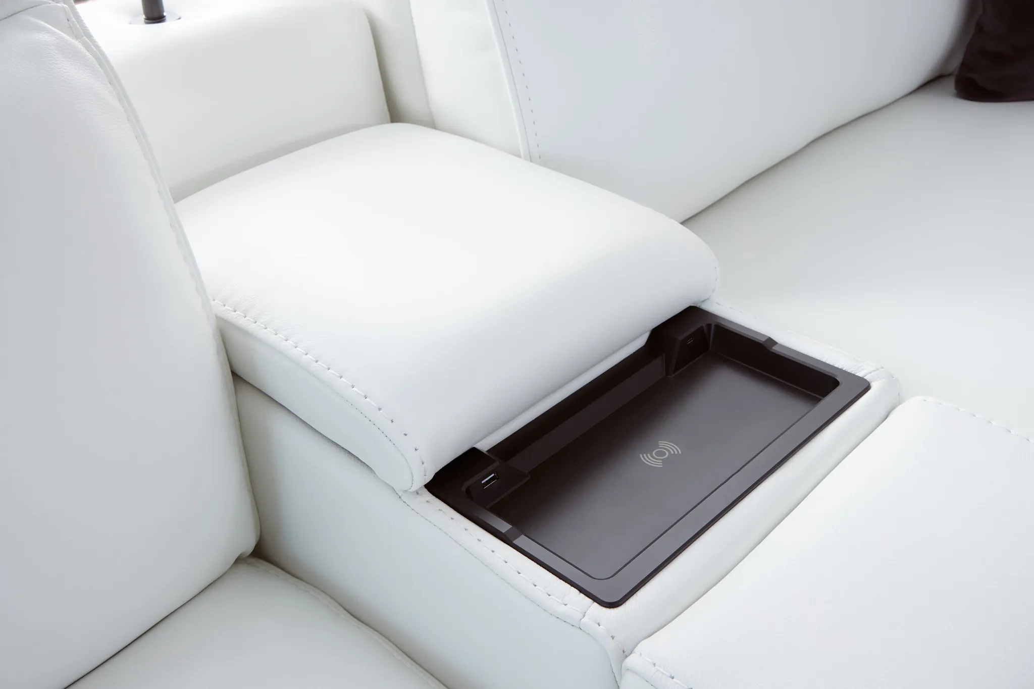 Reign White Lthr/vinyl Large Triple Power Reclining Two-arm Sectional