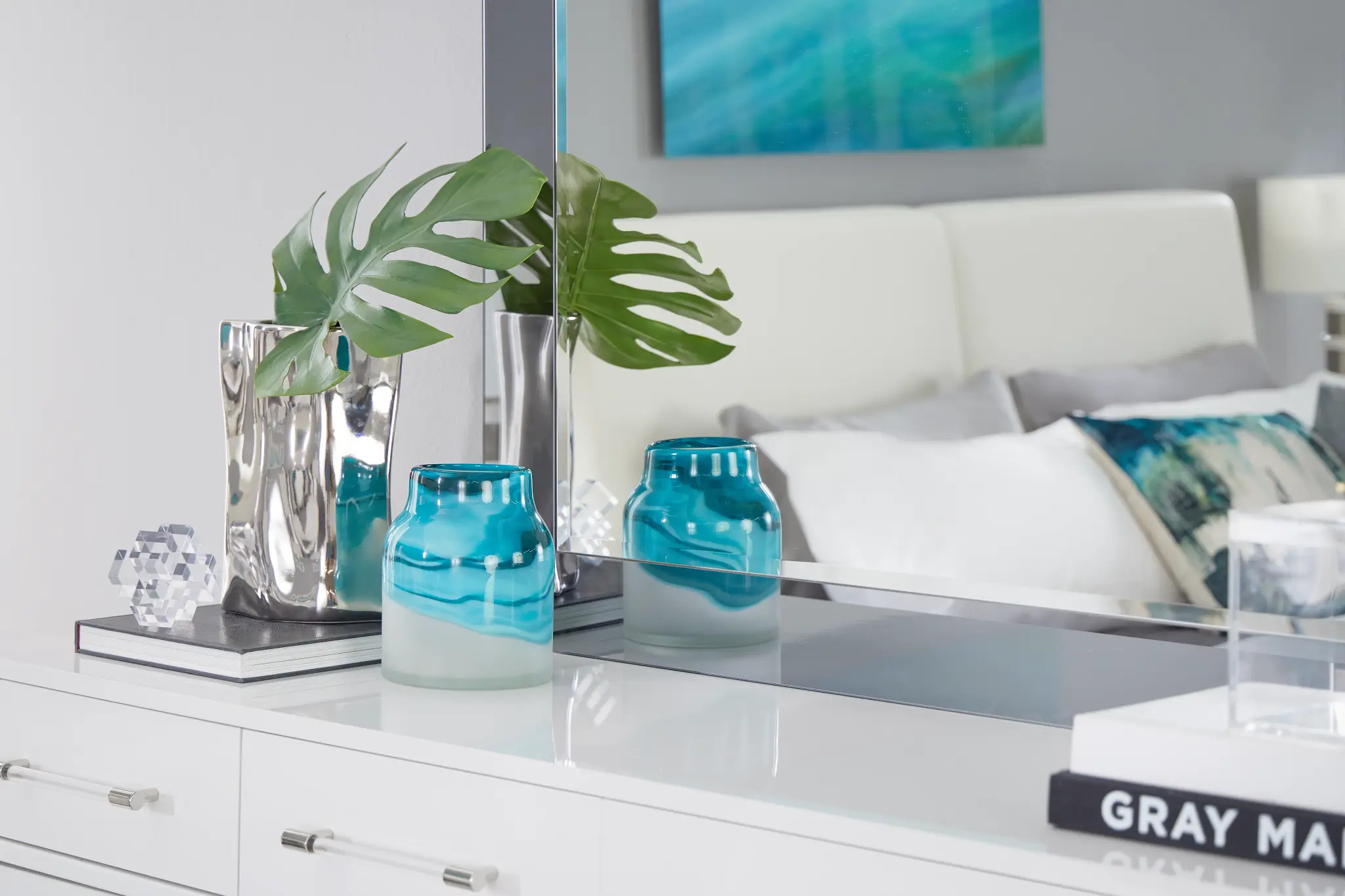 Leo Blue Vase Leo Blue Vase