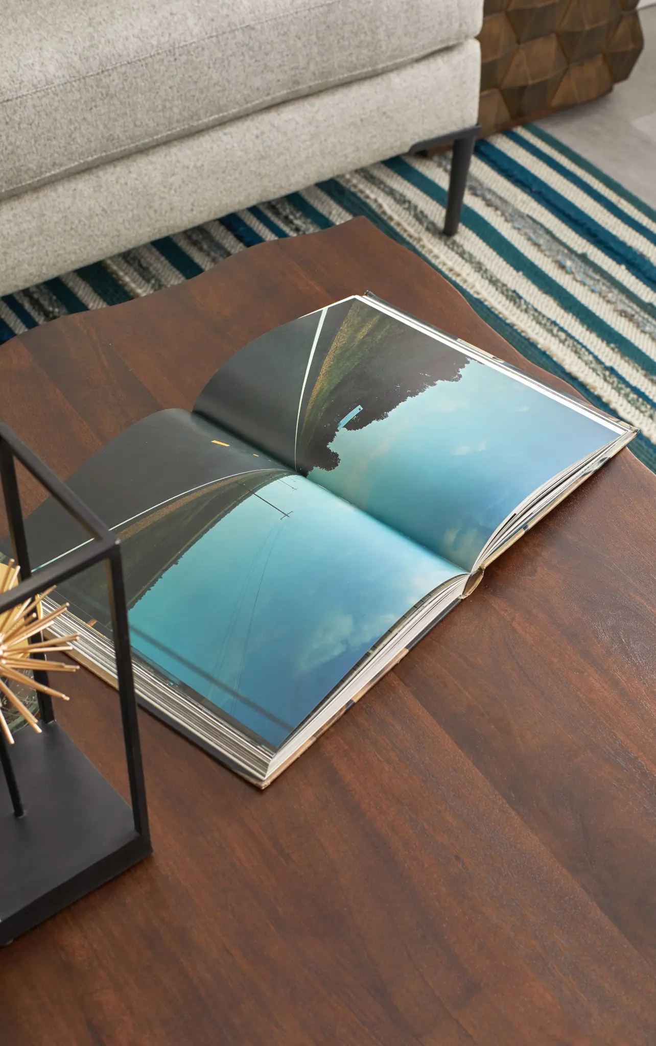 Versie Gold Square Coffee Table Versie Gold Square Coffee Table