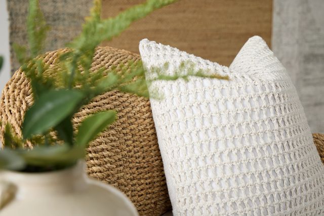 Shea Ivory 20" Accent Pillow
