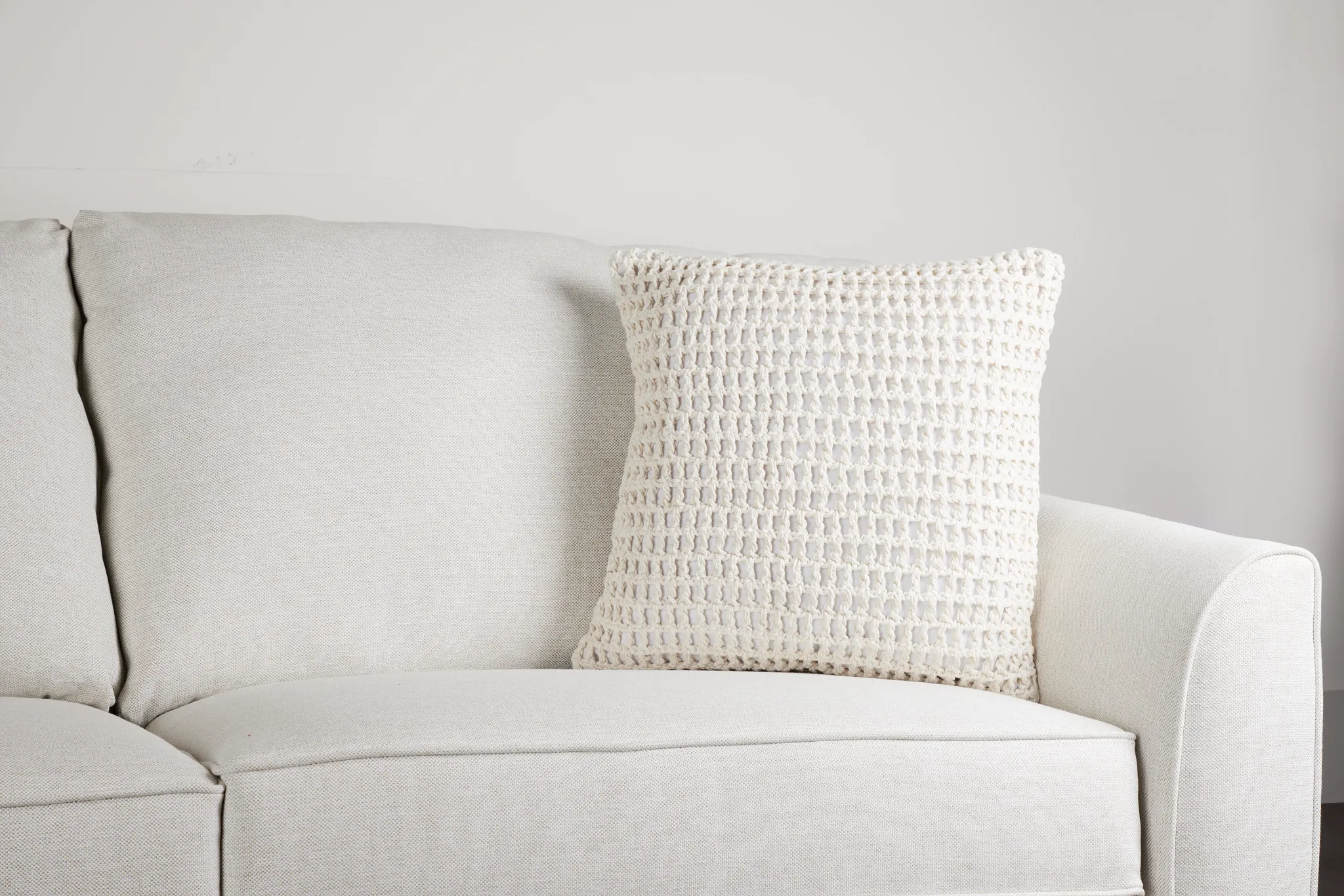 Shea Ivory 20" Accent Pillow