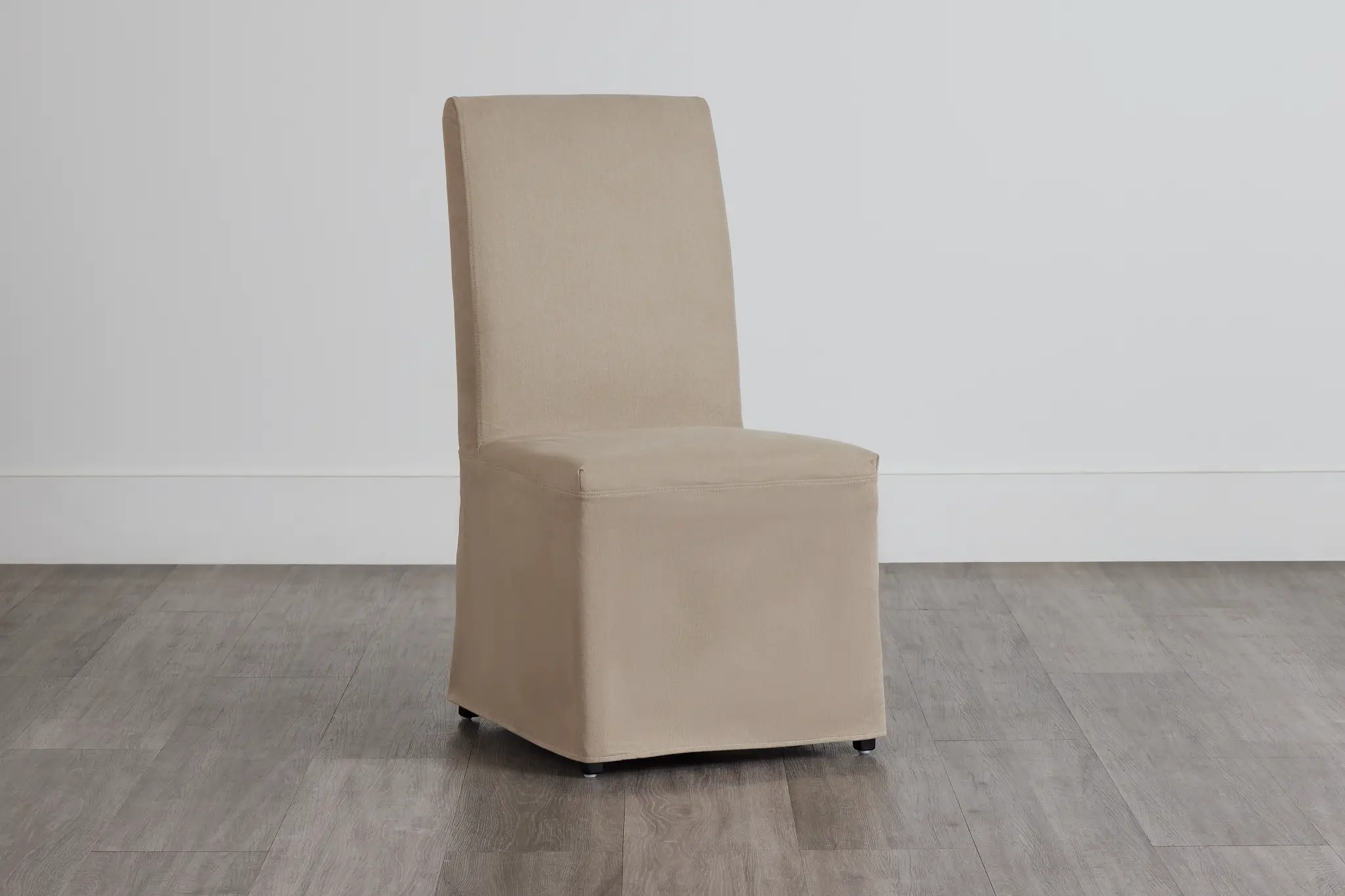 Destination Beige Long Slipcover Chair With Dark-tone Leg Destination Beige Long Slipcover Chair With Dark-tone Leg