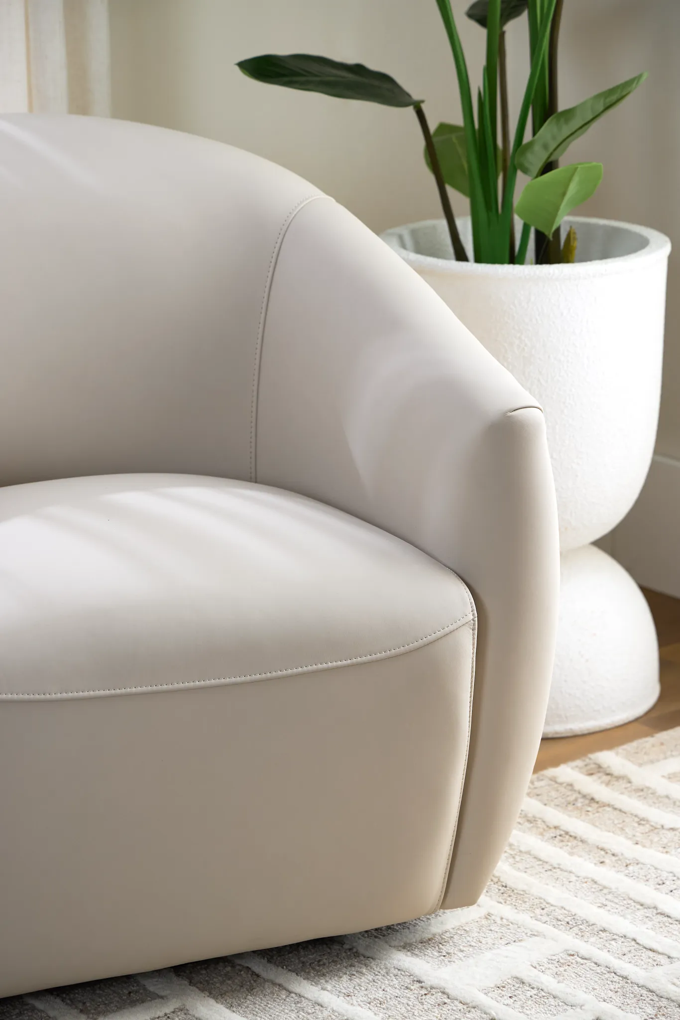 Kellan Ivory Leather Swivel Chair