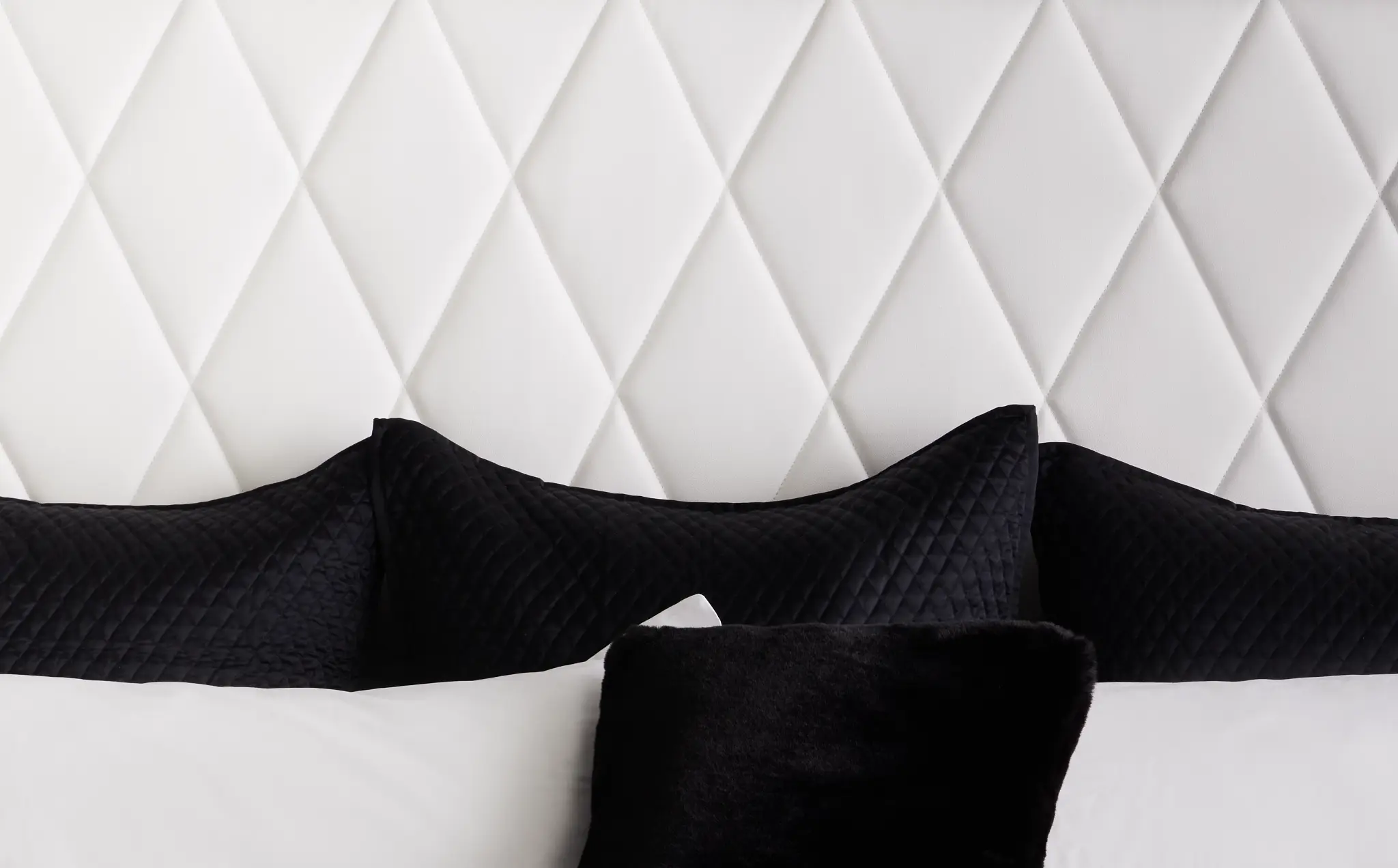 Miami White Uph Canopy Bed Miami White Uph Canopy Bed