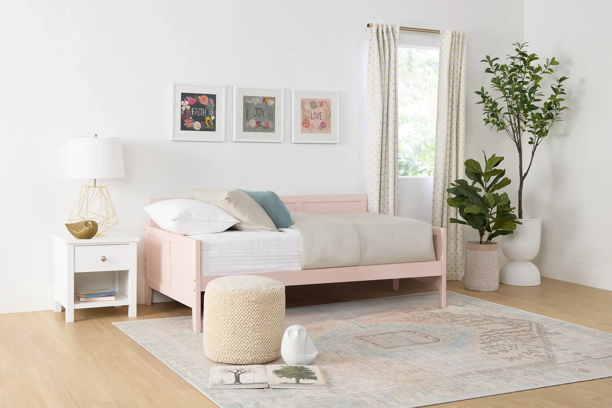 Charleston Pink Daybed Charleston Pink Daybed