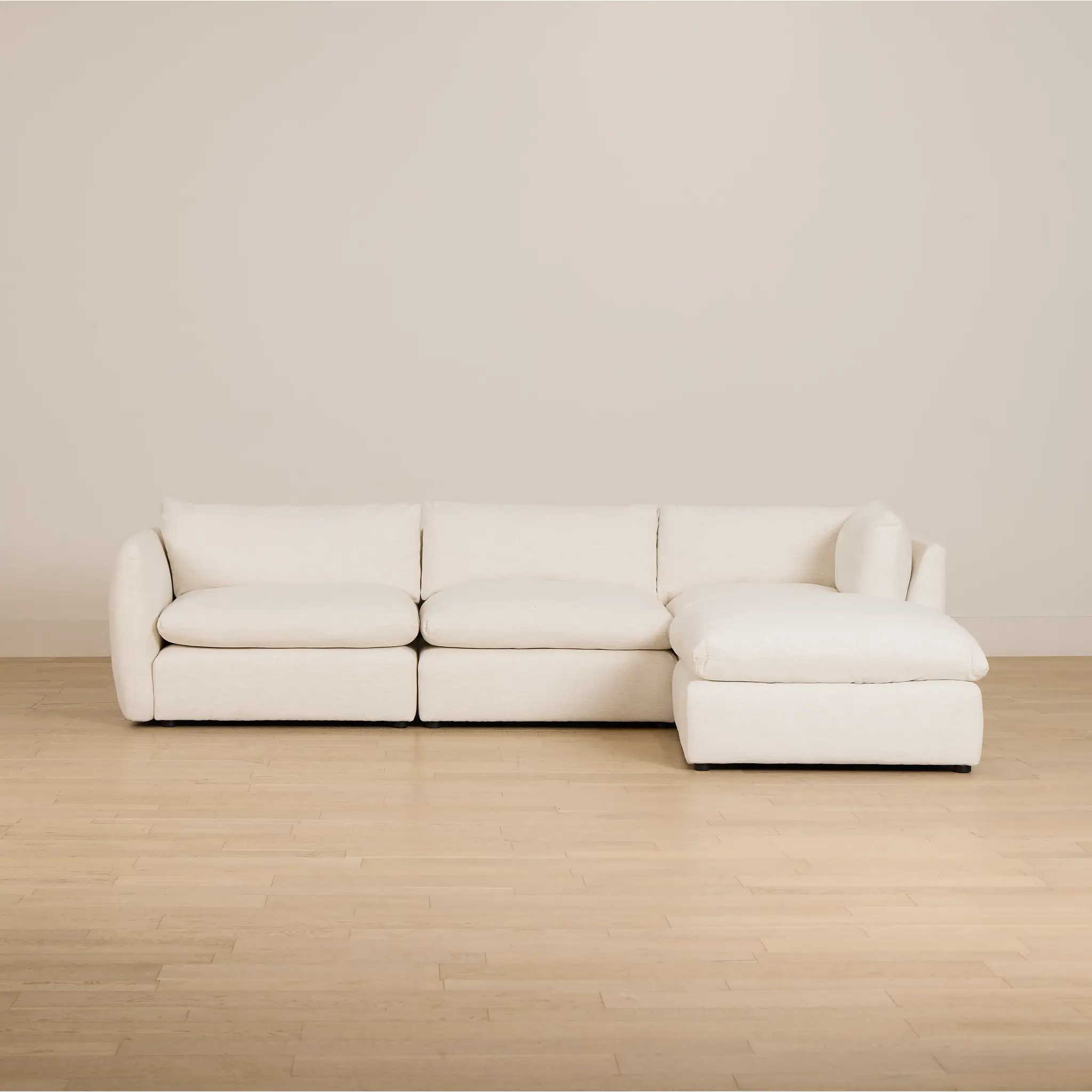 Serena White Fabric 4-piece Right Facing Bumper Sectional Serena White Fabric 4-piece Right Facing Bumper Sectional