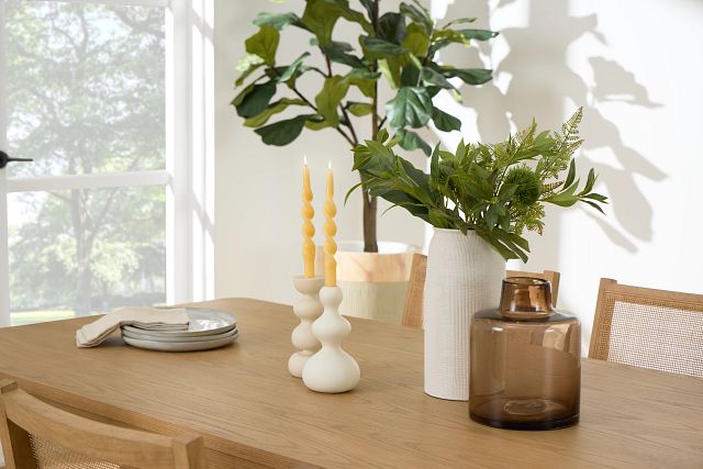 Malid White Candle Holder
