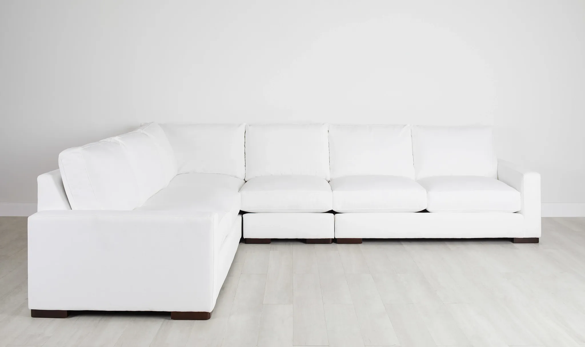 Edgewater Peyton White Medium Two-arm Sectional