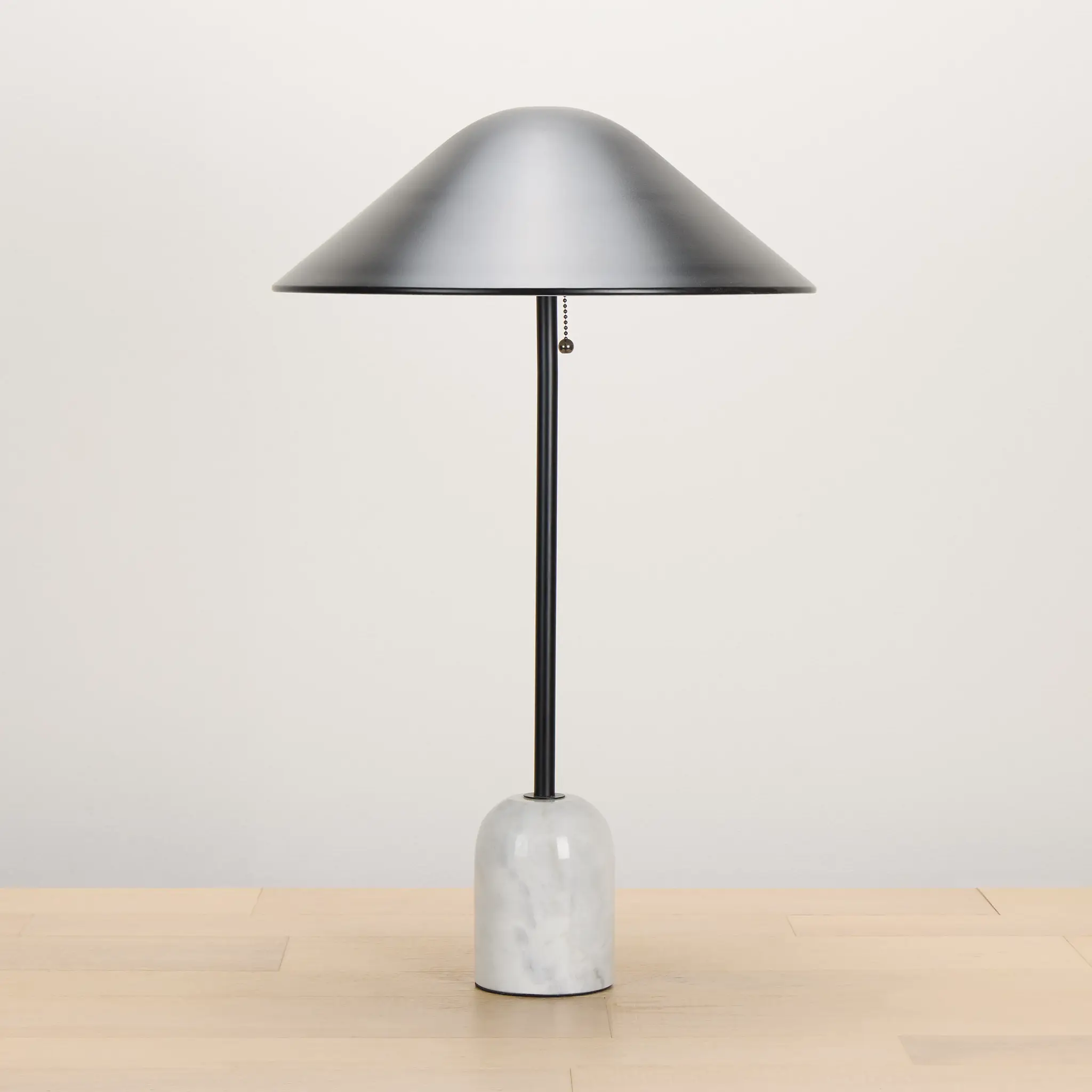 Cova Black Metal Table Lamp Cova Black Metal Table Lamp