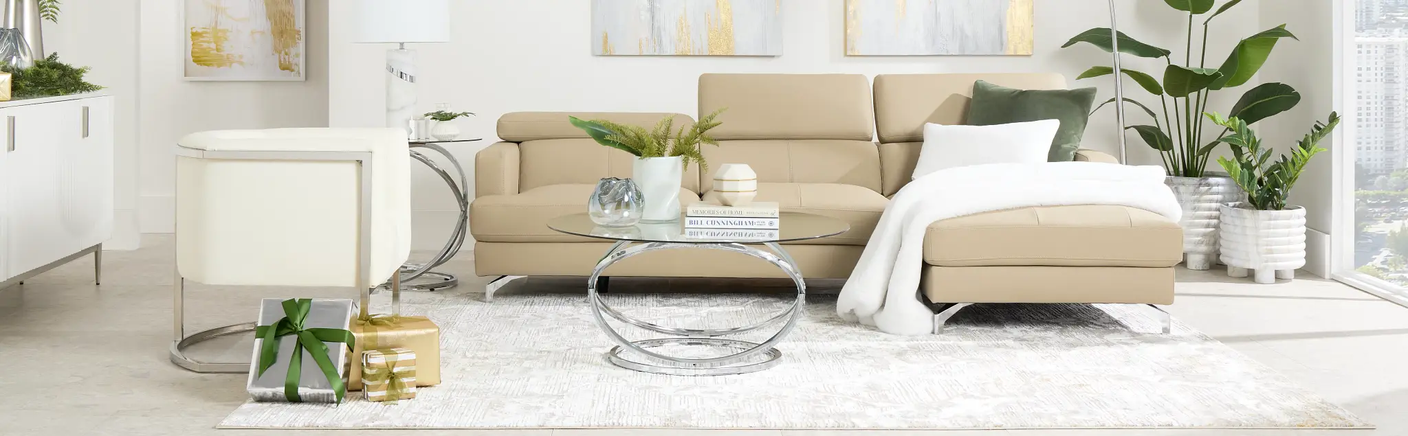 Vivian Glass 3-Pack Tables: A Touch of Glamour for Your Living Space Vivian Glass 3-Pack Tables: A Touch of Glamour for Your Living Space