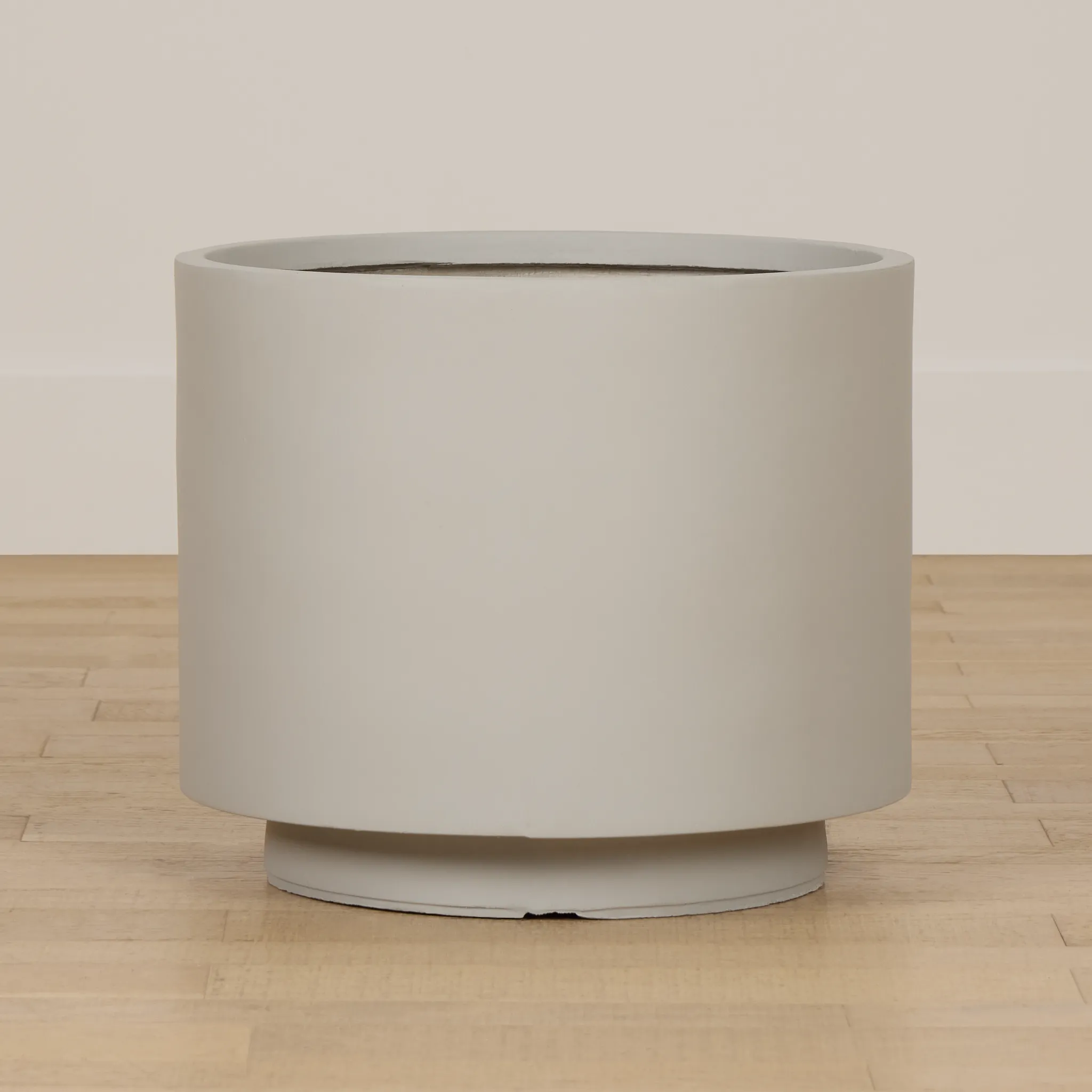 Sakira Light Gray Medium Planter