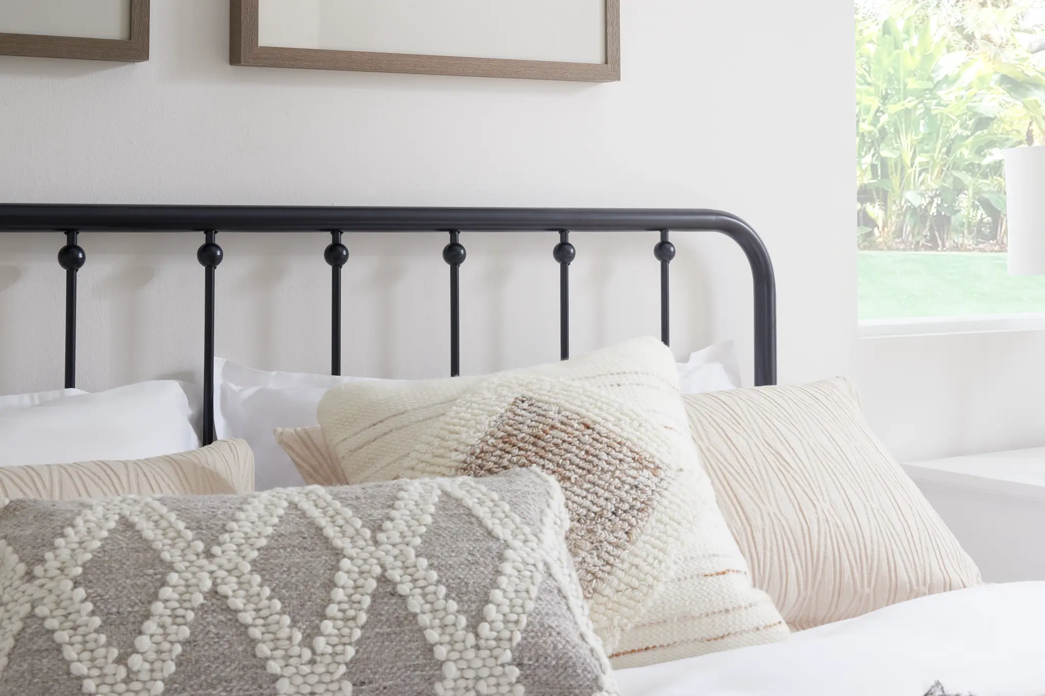 Rory Black Metal Panel Bed Rory Black Metal Panel Bed