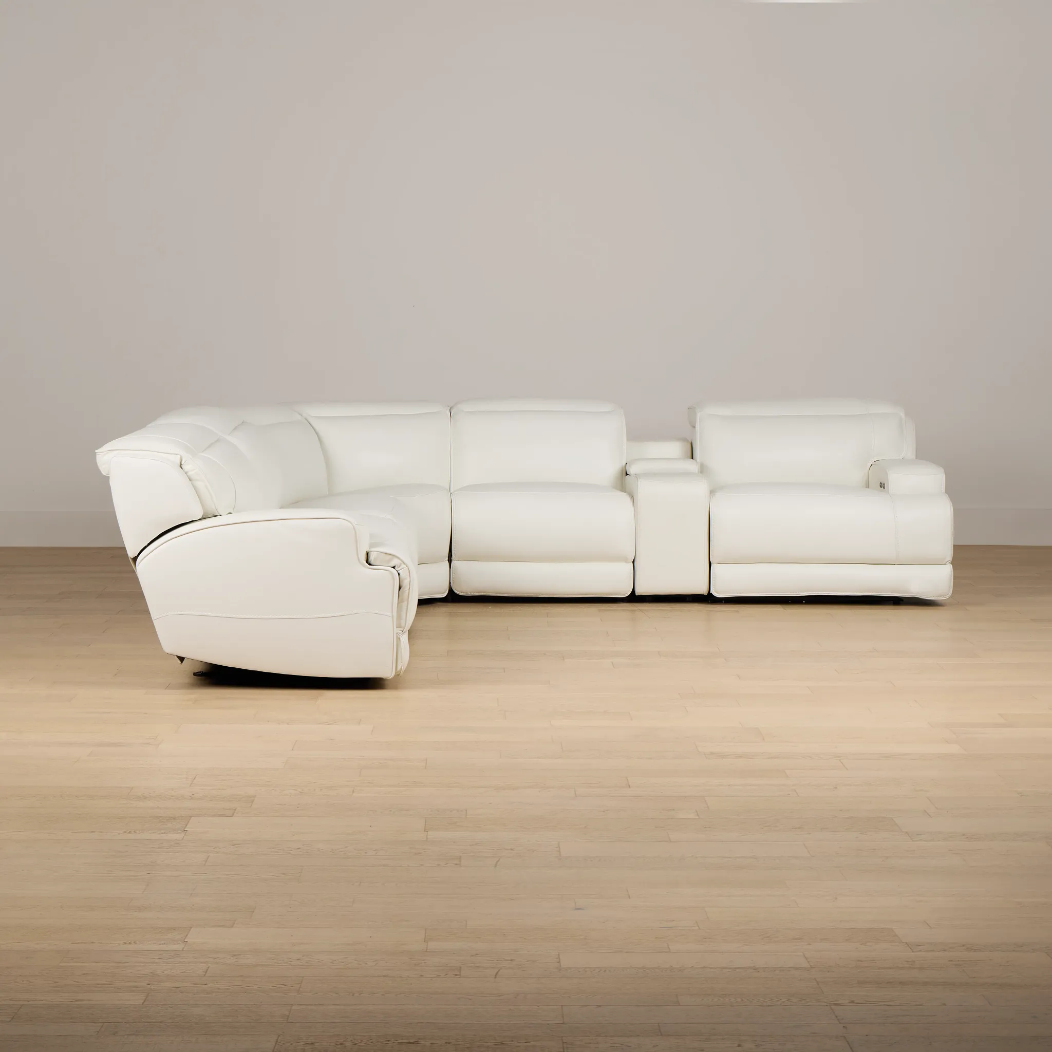 Reign White Lthr/vinyl Medium Dual Power 2-arm Reclining Sectional