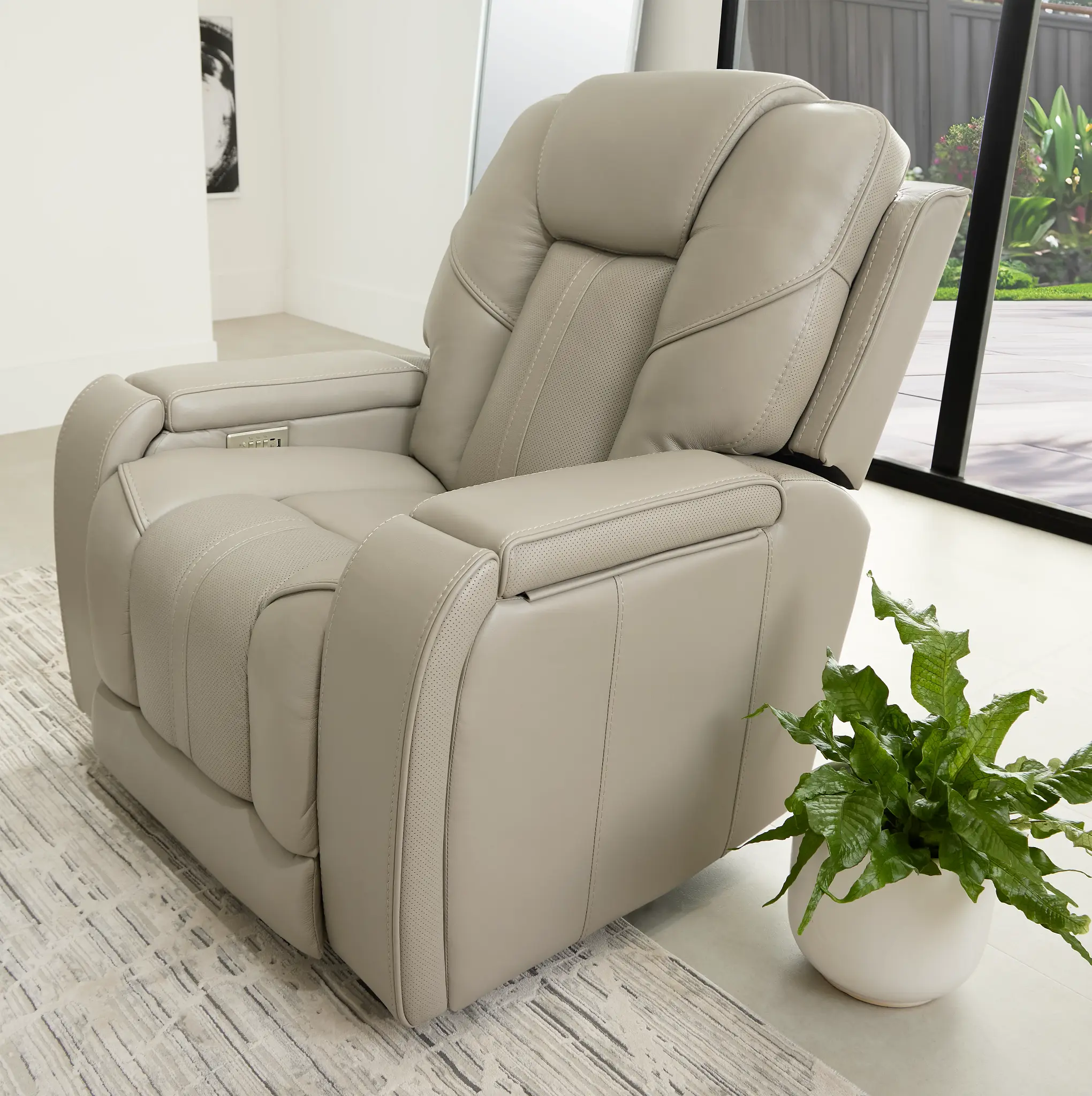 Eclipse Light Gray Lthr/vinyl Power Reclining Sofa W/ Massage Eclipse Light Gray Lthr/vinyl Power Reclining Sofa W/ Massage