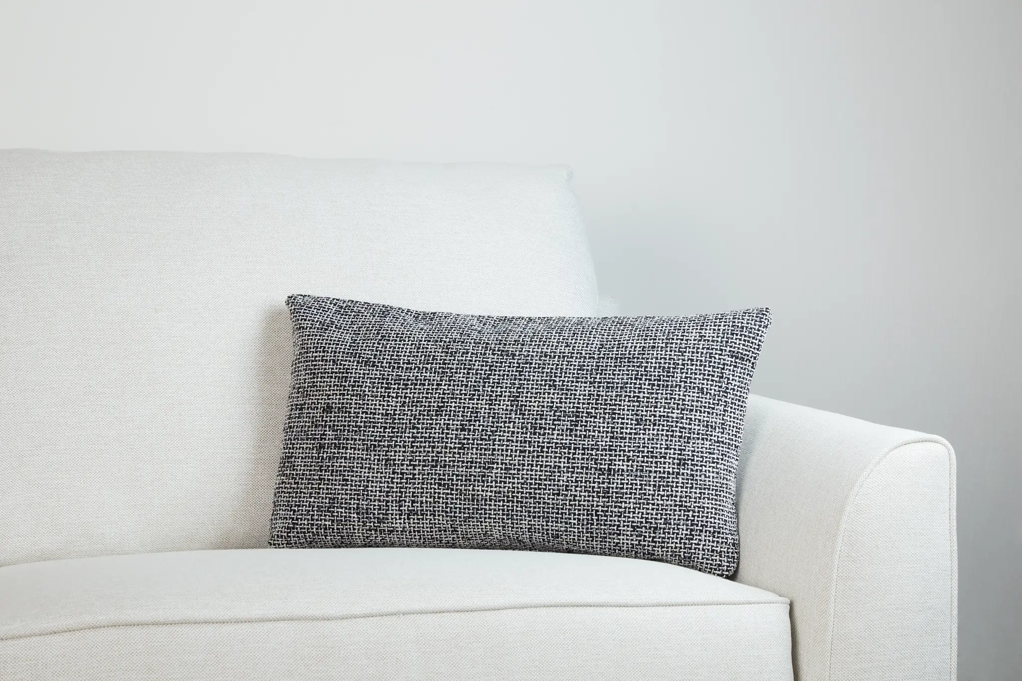Sutt Black Lumbar Accent Pillow Sutt Black Lumbar Accent Pillow