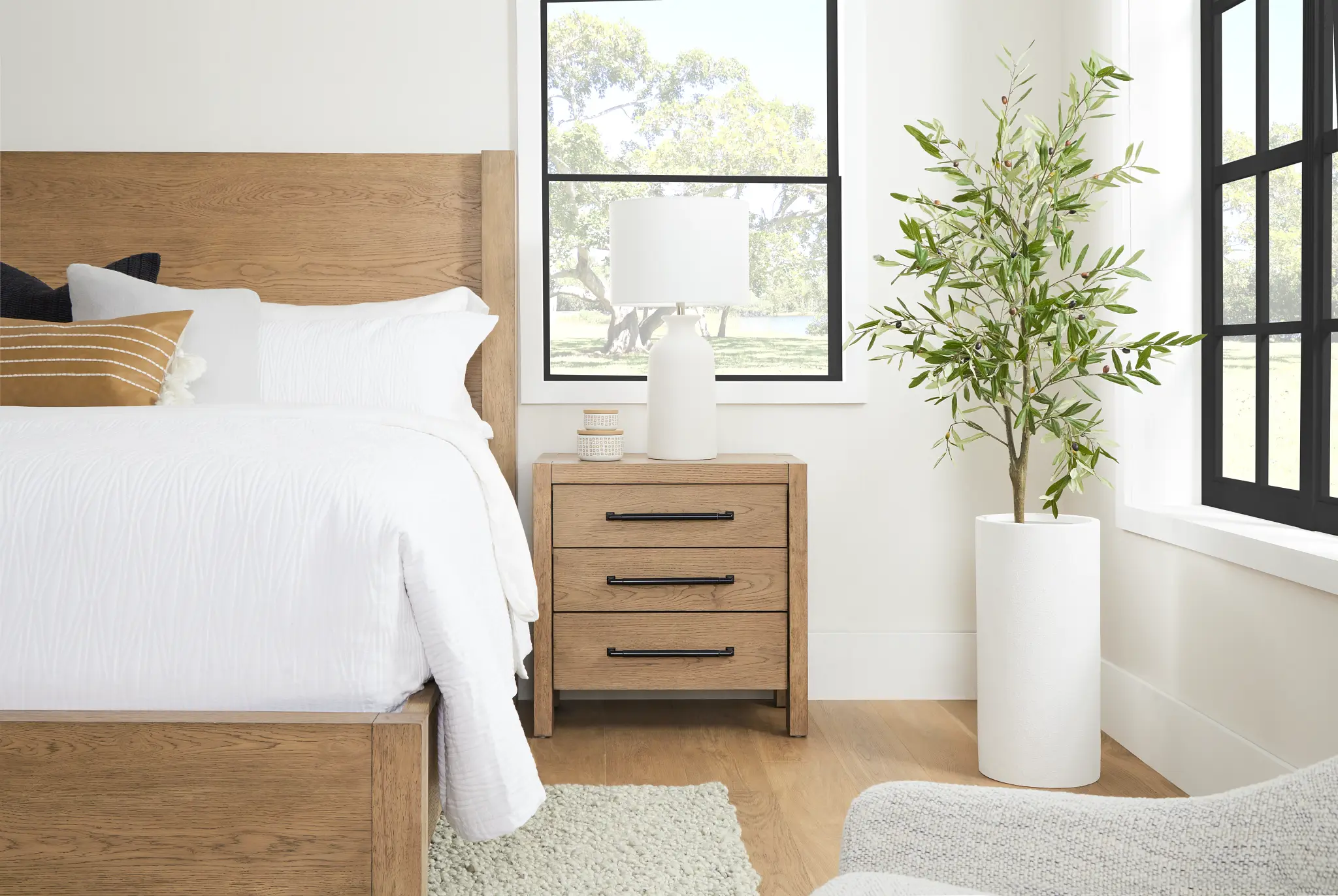 Tahoe Light Tone Panel Bed Tahoe Light Tone Panel Bed