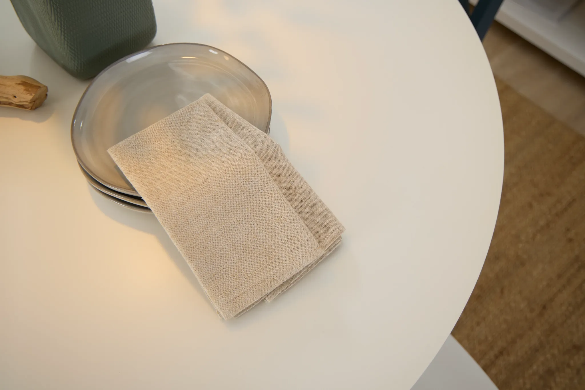 Edgartown White Round Table