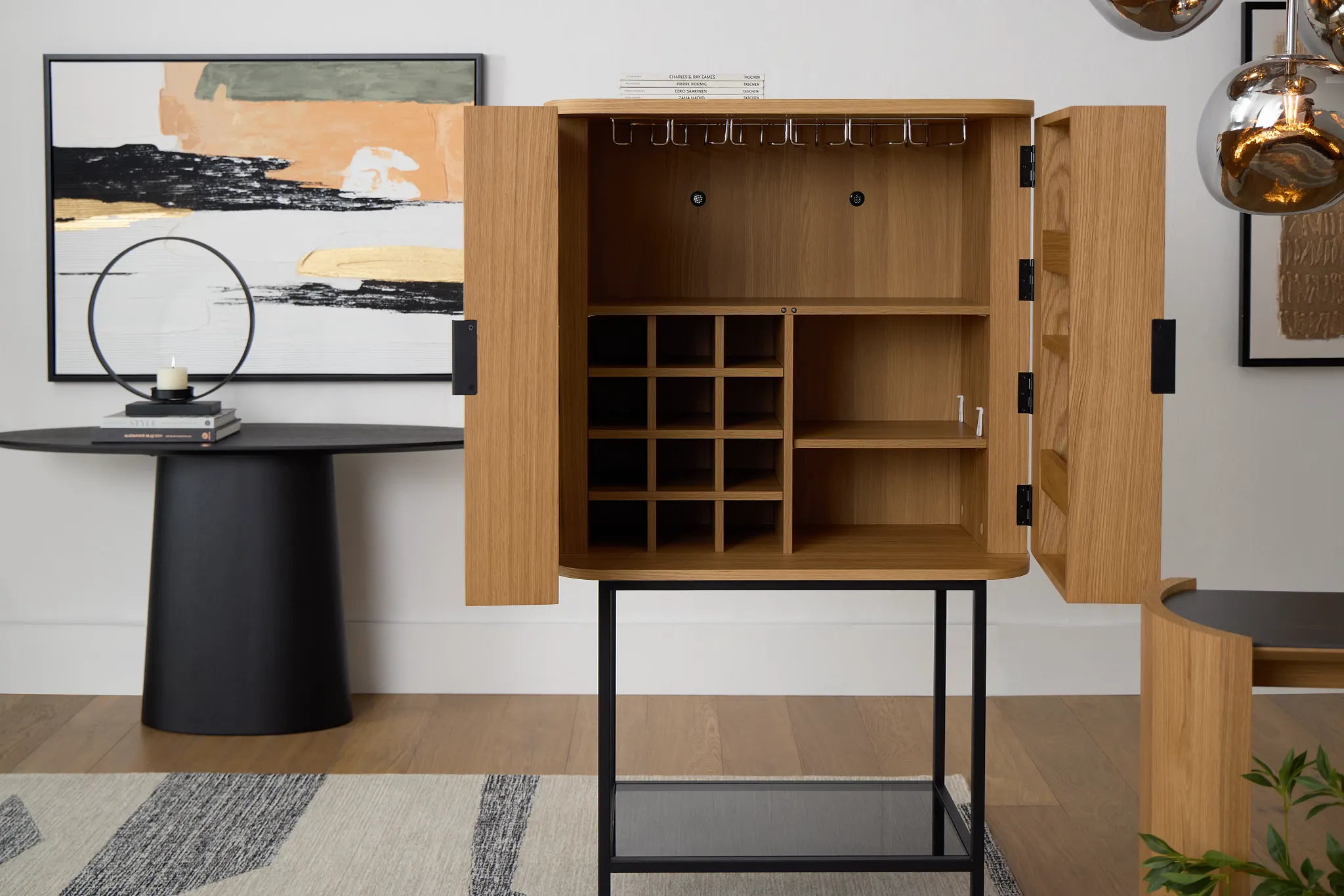 Kayden Light Tone Bar