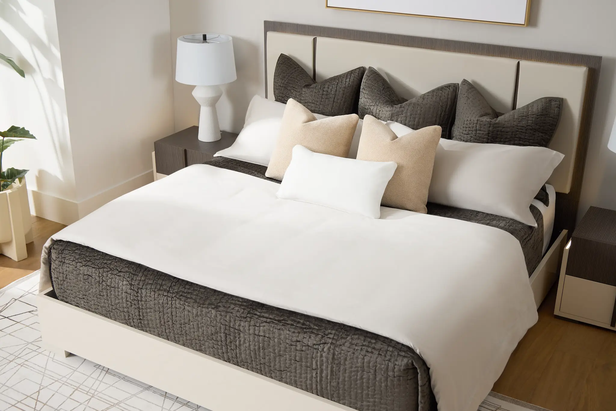 Sienna Two-tone Platform Bed Sienna Two-tone Platform Bed