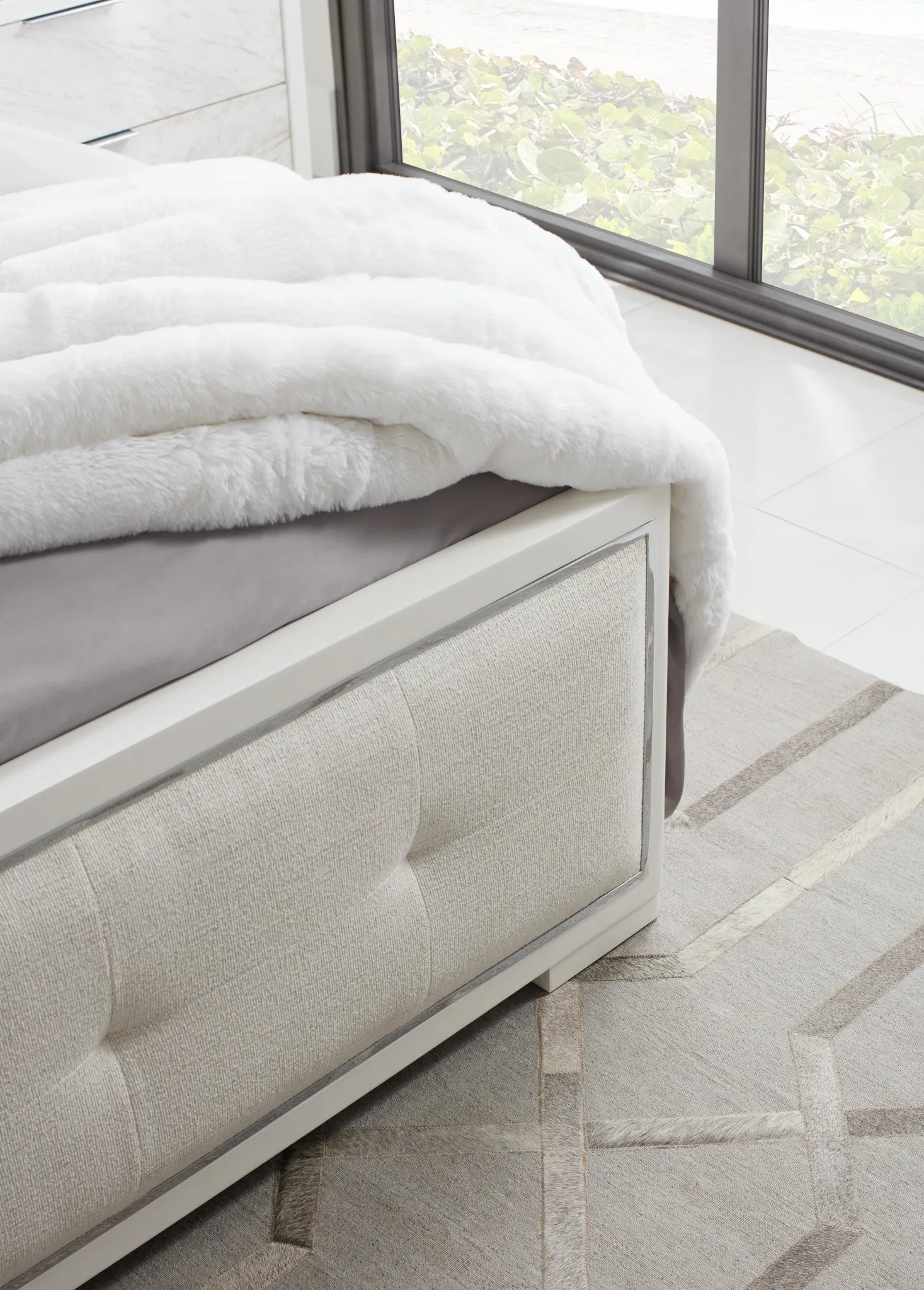 Ocean Drive White Uph Panel Bed