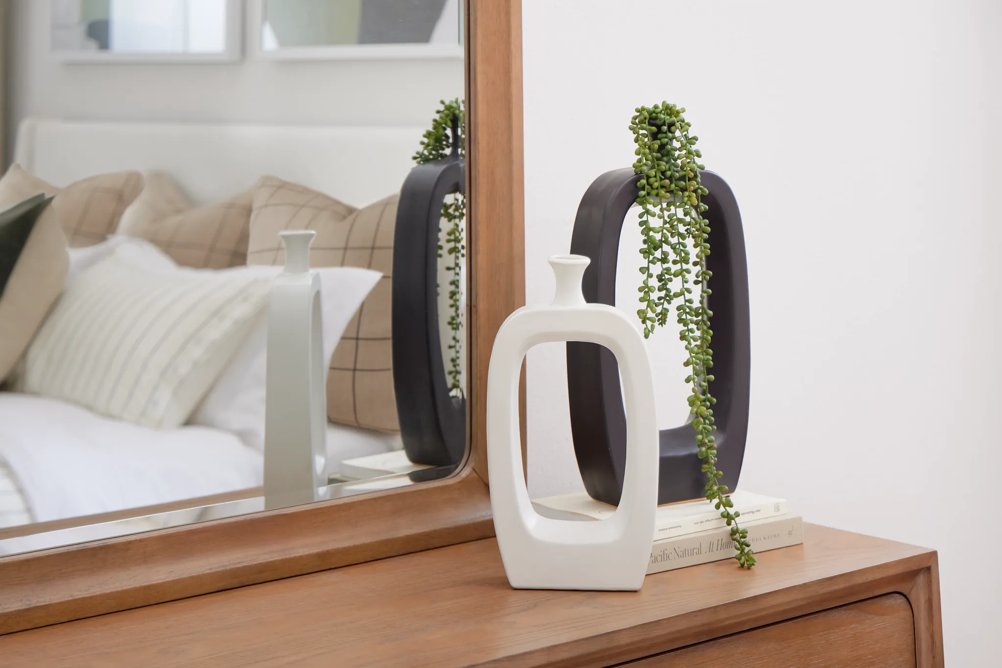 Dewey White Medium Vase