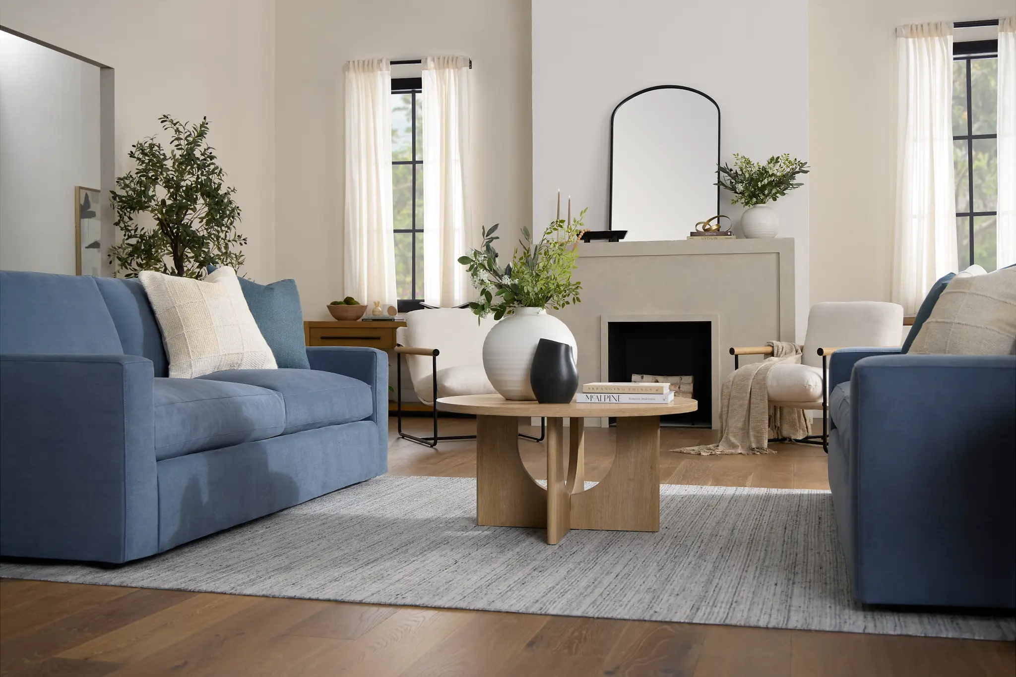 3. Bringing Life into Your Entryway with Plants and Natural Textures 3. Bringing Life into Your Entryway with Plants and Natural Textures