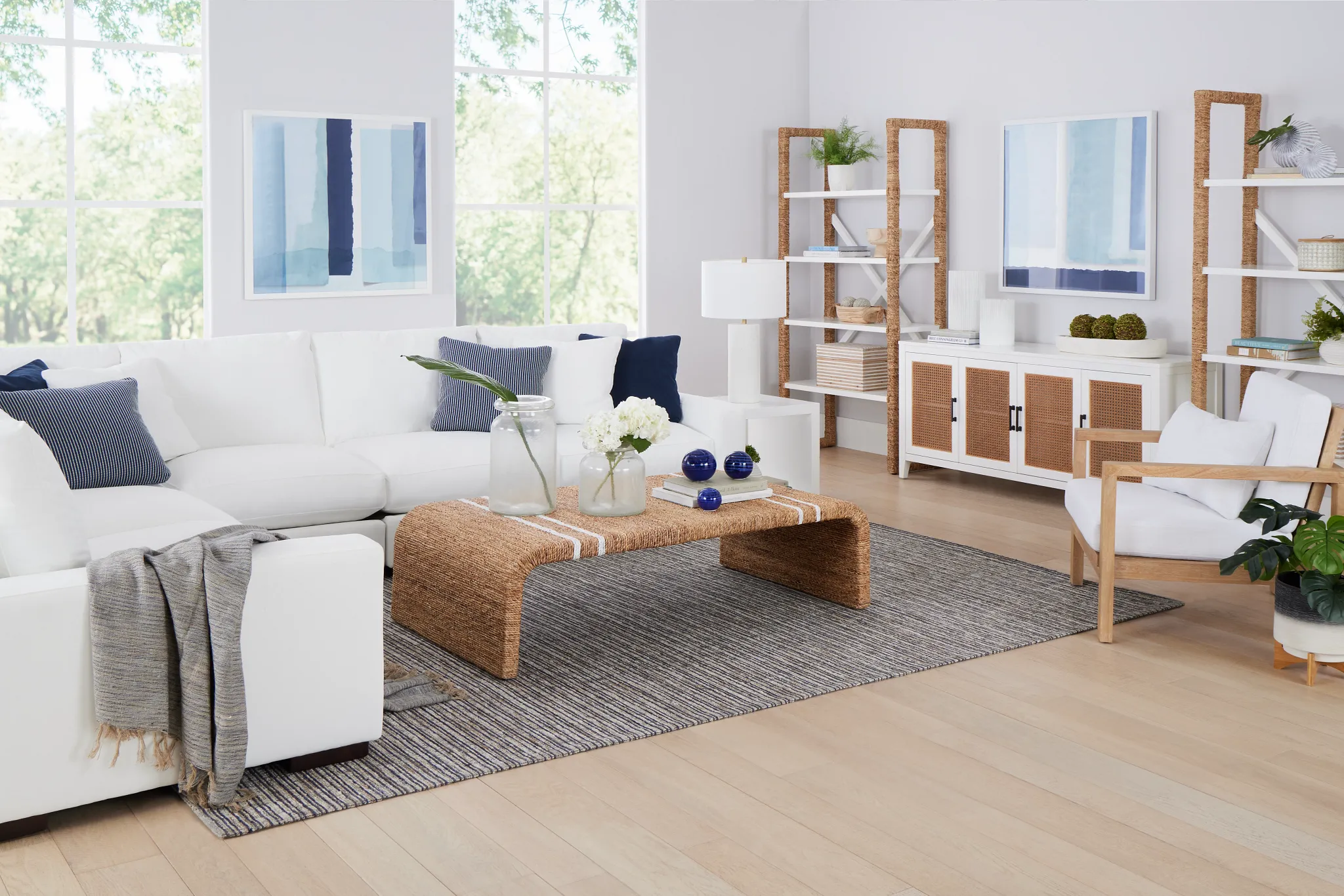 Edgewater Peyton White Medium Two-arm Sectional