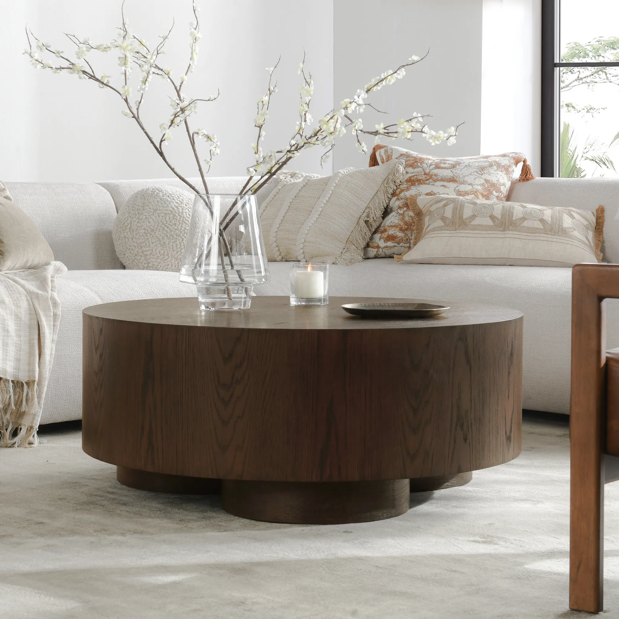 Towns Dark Tone Round Coffee Table