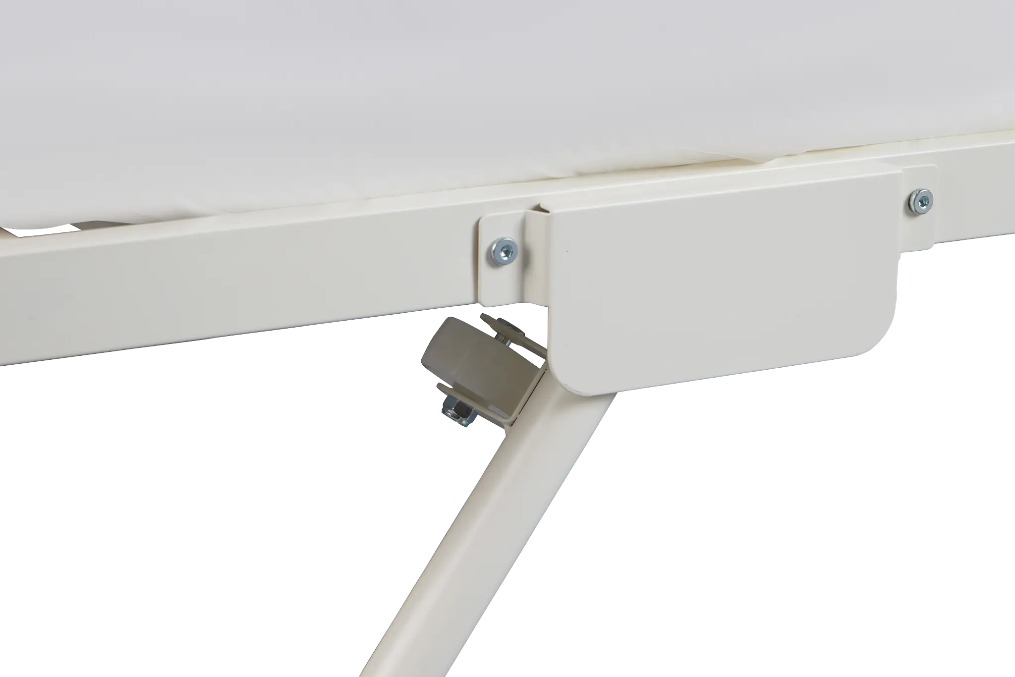 Rory White Metal Trundle Daybed Rory White Metal Trundle Daybed