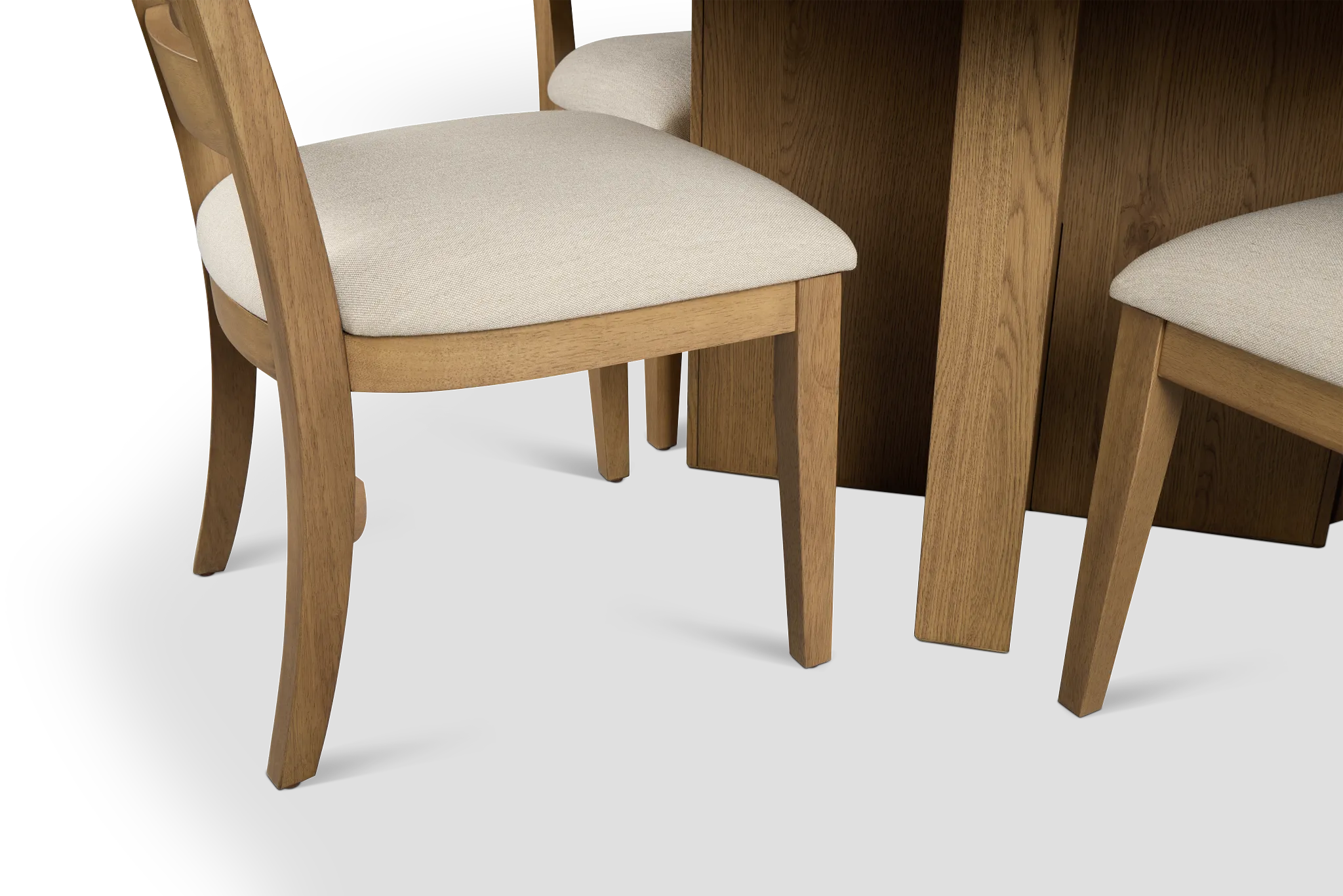 Tahoe Light Tone Round Table & 4 Slat Chairs