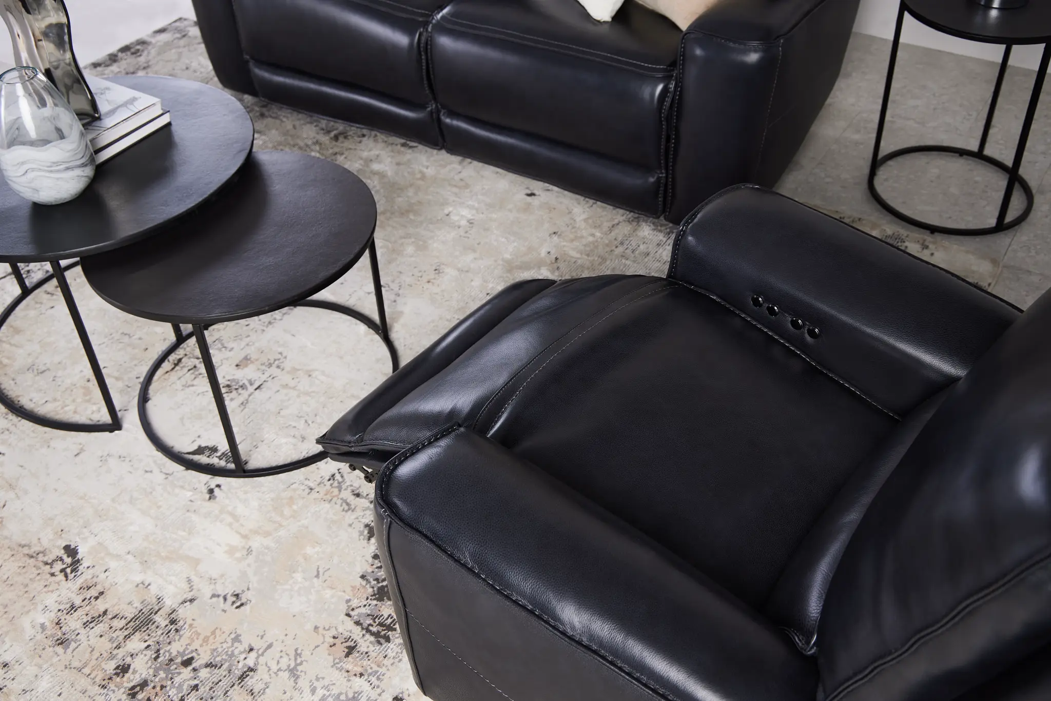 Miles Black Lthr/vinyl Zero Gravity Power Recliner W/headrest Miles Black Lthr/vinyl Zero Gravity Power Recliner W/headrest