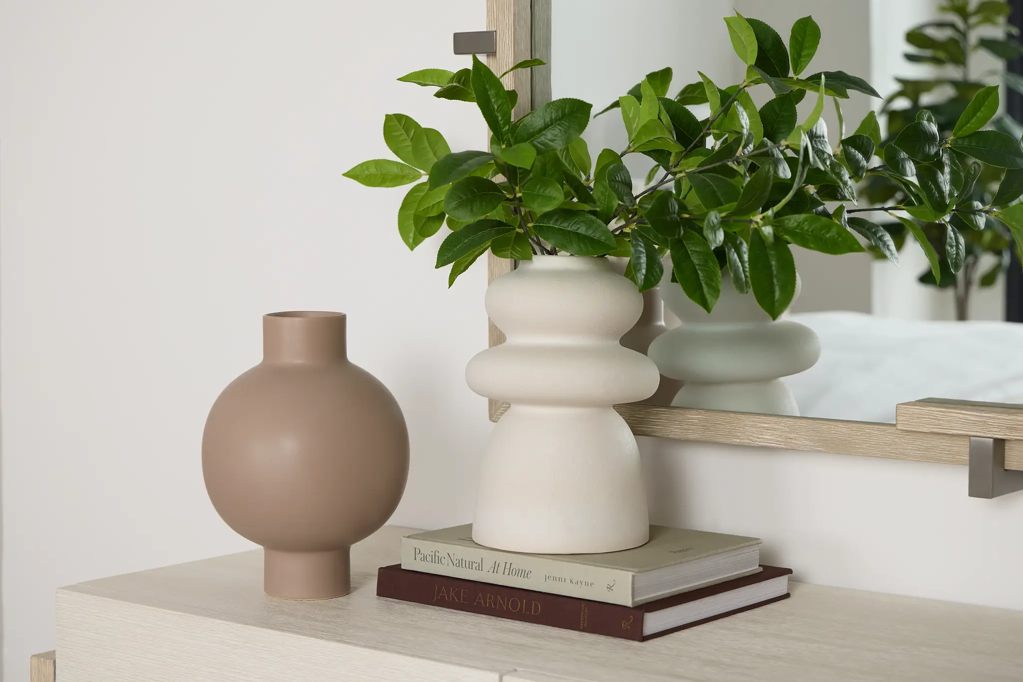 Zoni Ivory Large Vase Zoni Ivory Large Vase