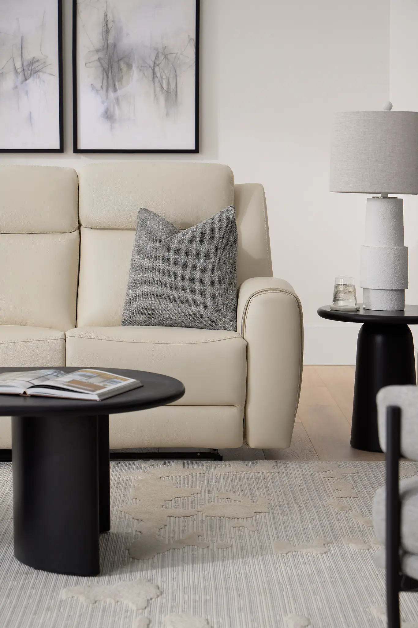 Walker Ivory Lthr/vinyl Reclining Sofa Walker Ivory Lthr/vinyl Reclining Sofa