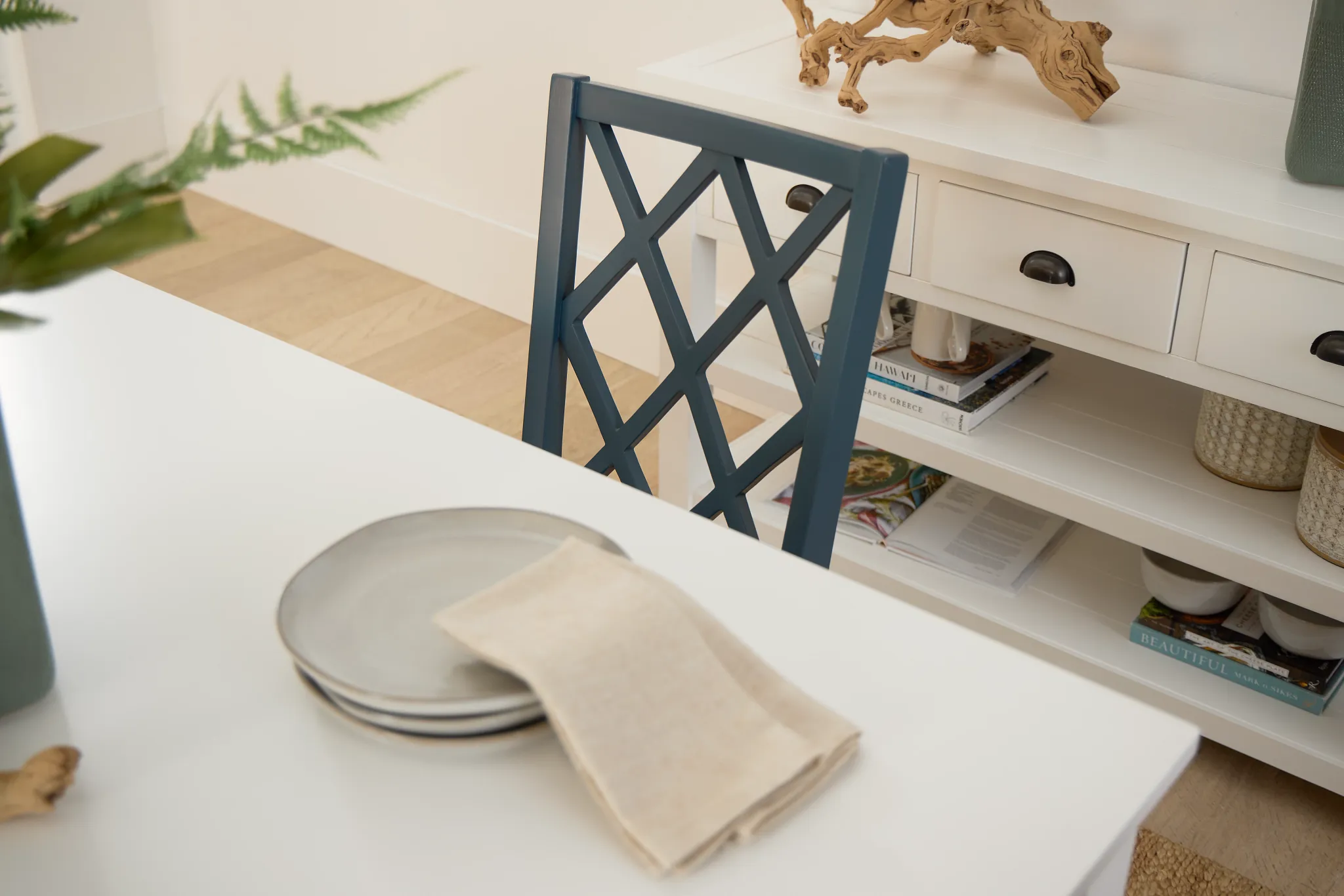 Edgartown White Rect Table & 4 Navy Wood Chairs