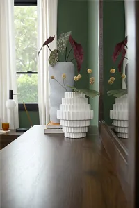 Jaxx White Medium Vase