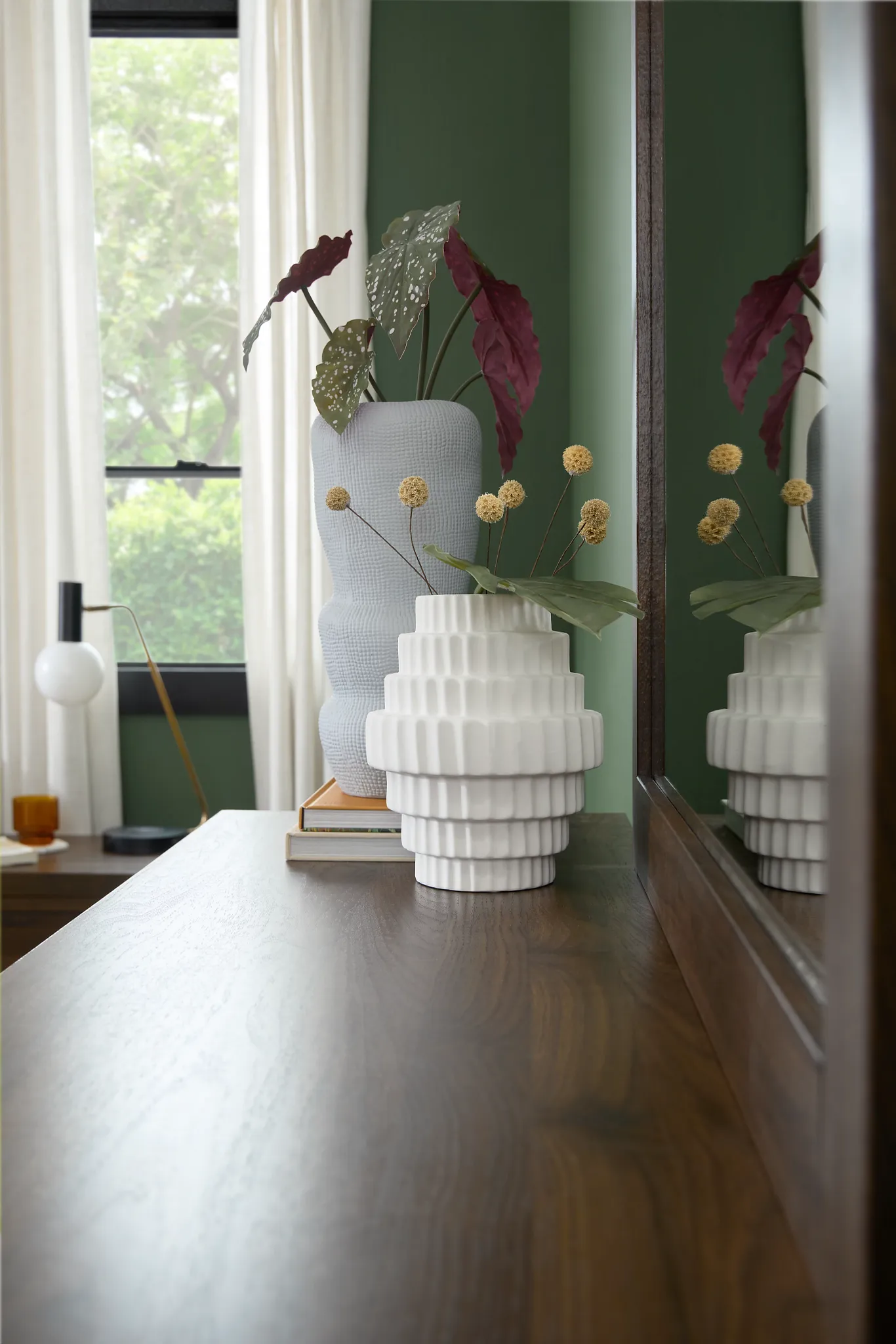 Jaxx White Medium Vase