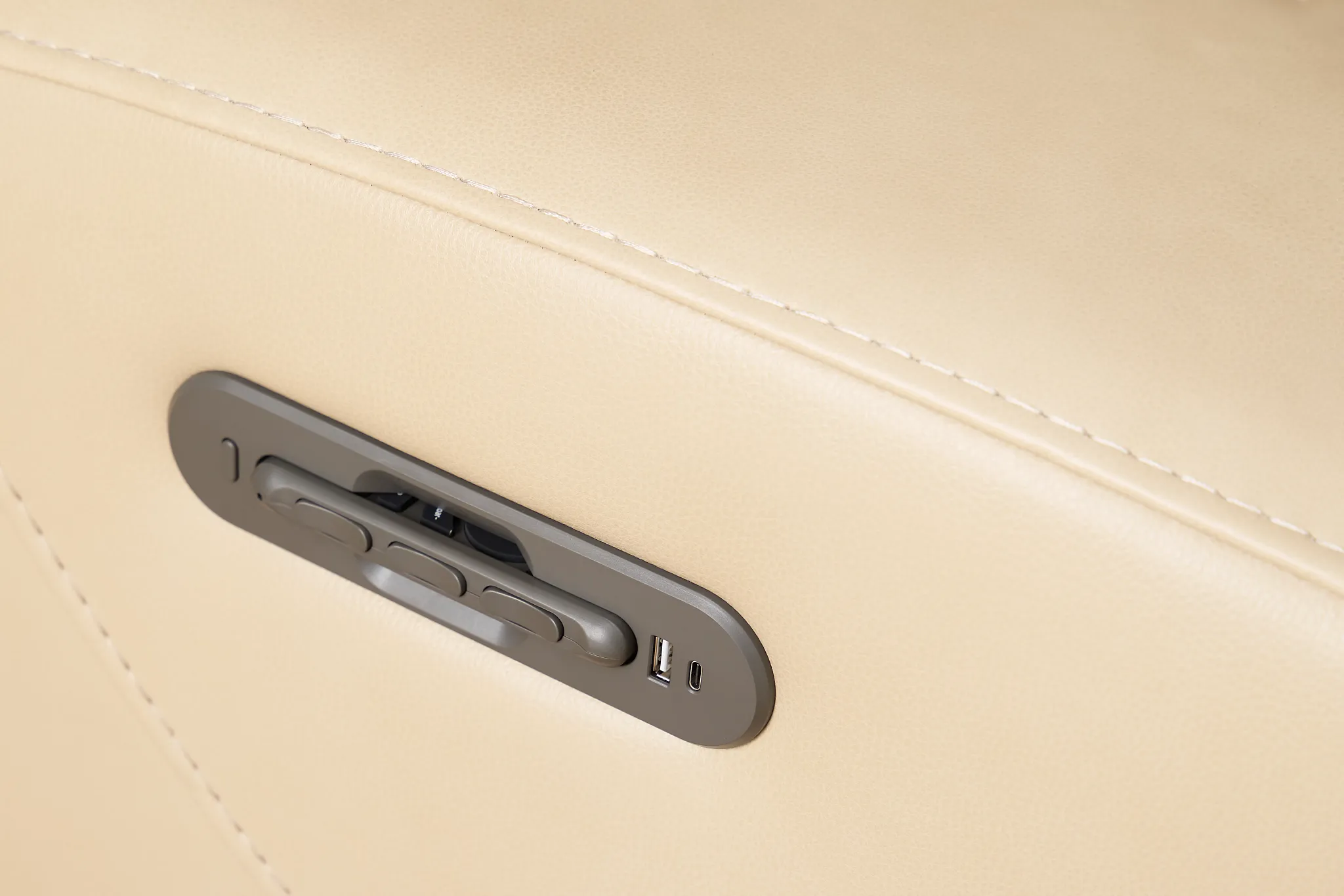 Casey Light Beige Lthr/vinyl Medium Triple Power 2-arm Sectional