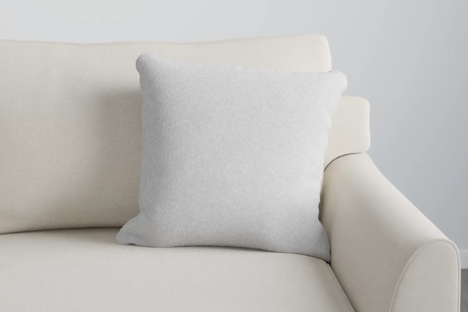 Delray White 20" Accent Pillow Delray White 20" Accent Pillow