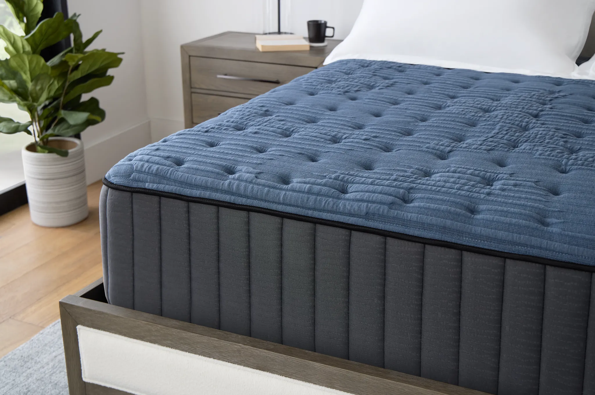 Kevin Charles By Sealy Reserve Lux 13.5" Firm Tight Top Mattress